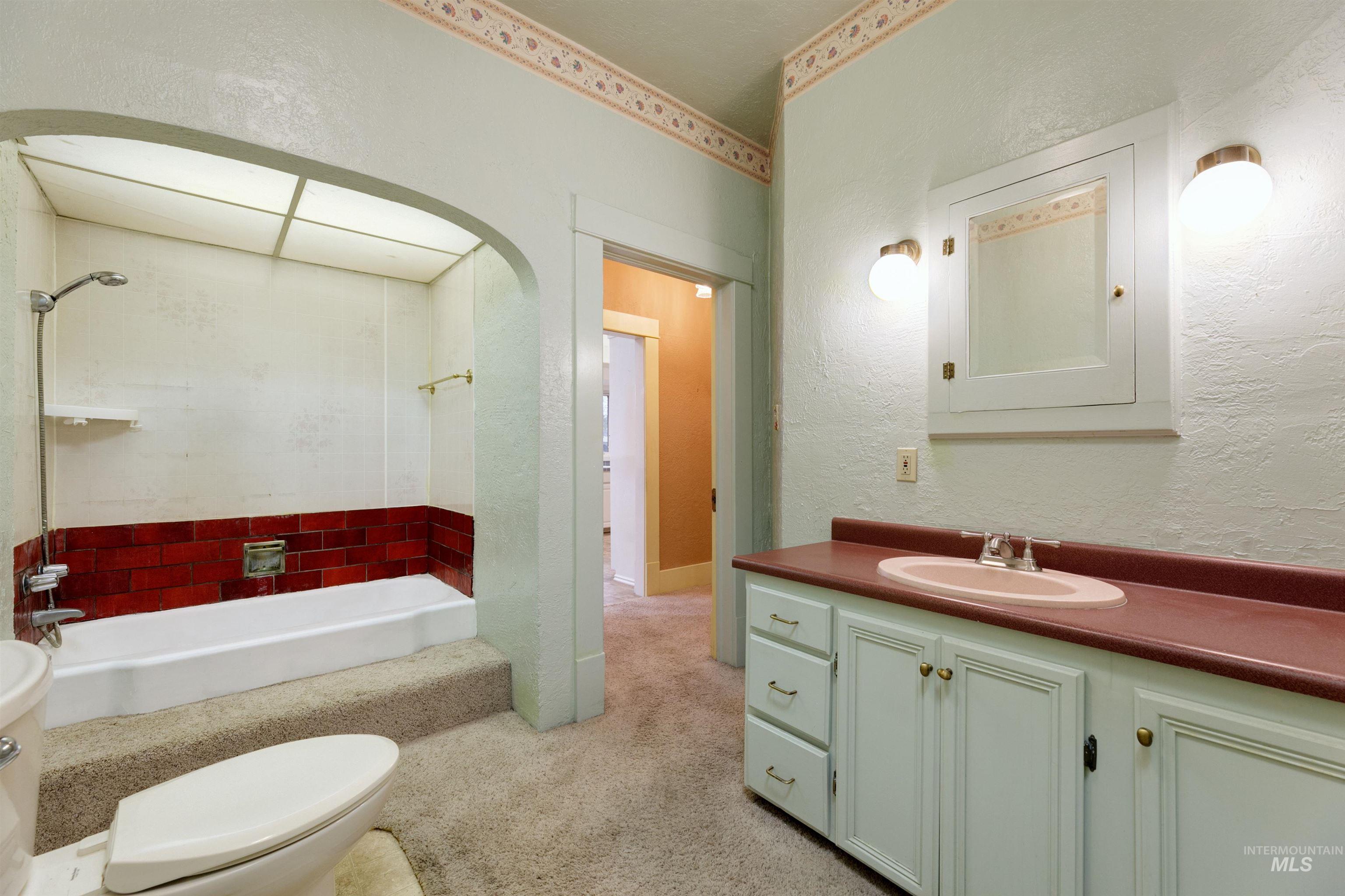 3939 N Oak Park Place, Boise, Idaho 83703, 4 Bedrooms, 2 Bathrooms, Residential For Sale, Price $635,900,MLS 98972661