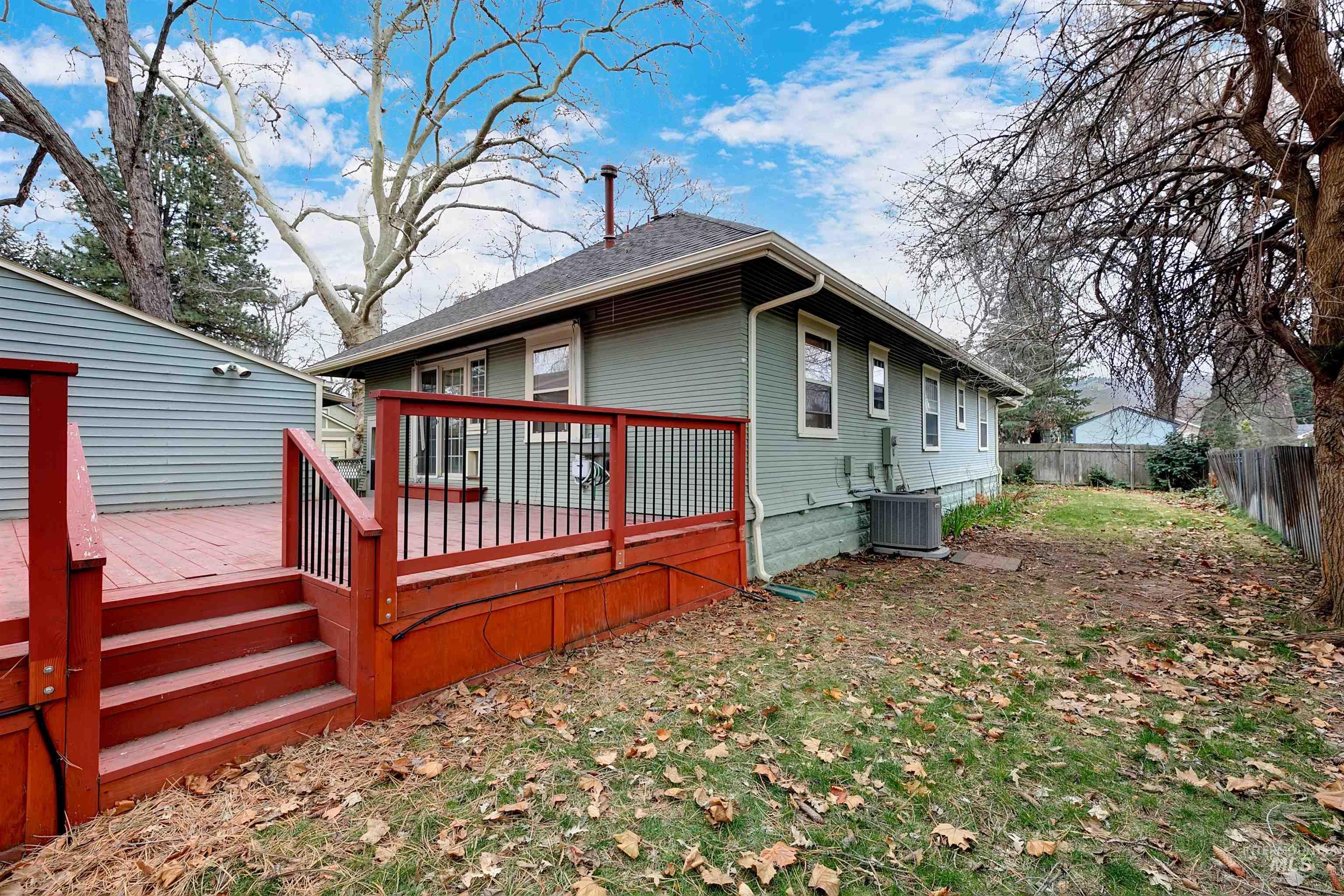 3939 N Oak Park Place, Boise, Idaho 83703, 4 Bedrooms, 2 Bathrooms, Residential For Sale, Price $635,900,MLS 98972661