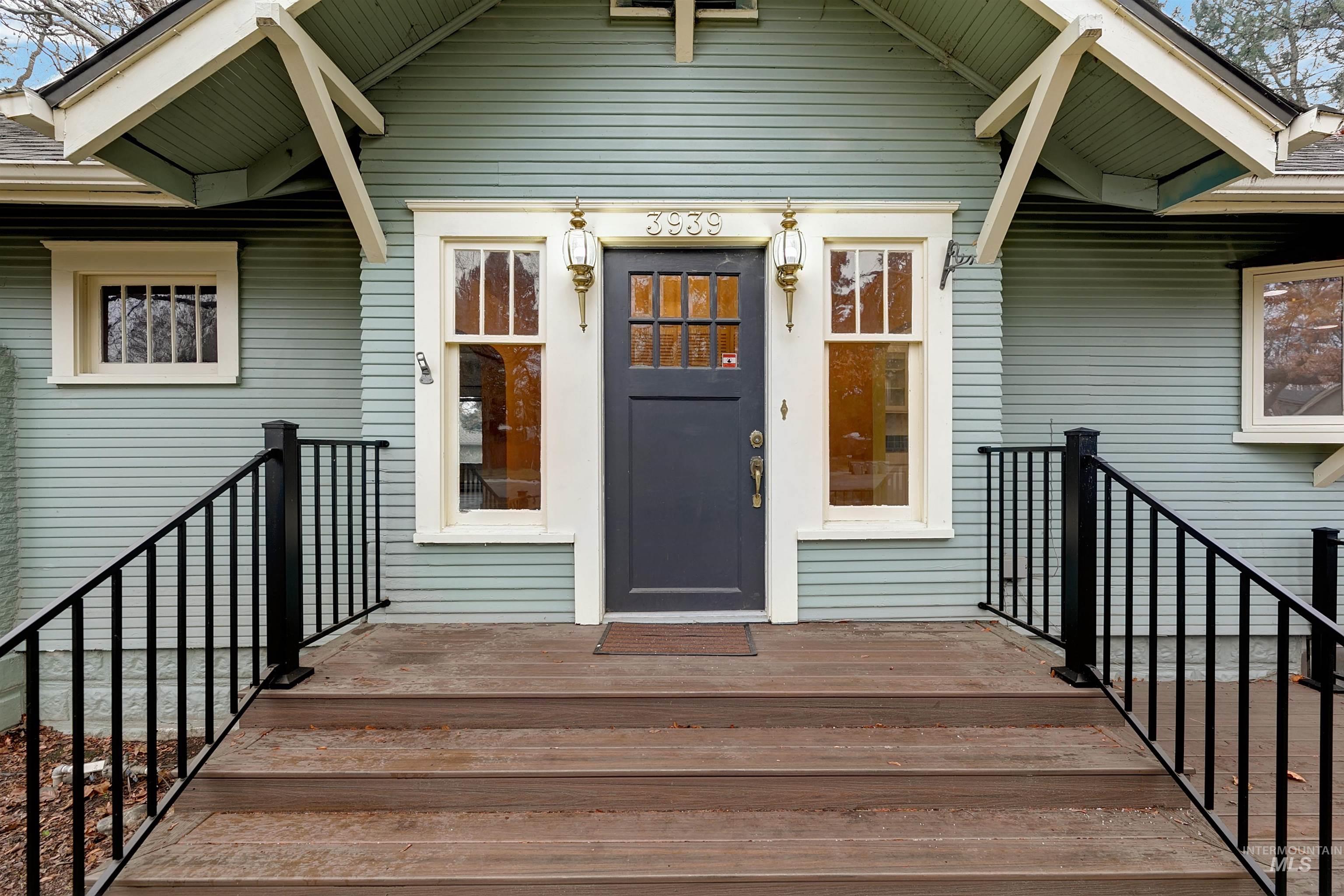 3939 N Oak Park Place, Boise, Idaho 83703, 4 Bedrooms, 2 Bathrooms, Residential For Sale, Price $635,900,MLS 98972661