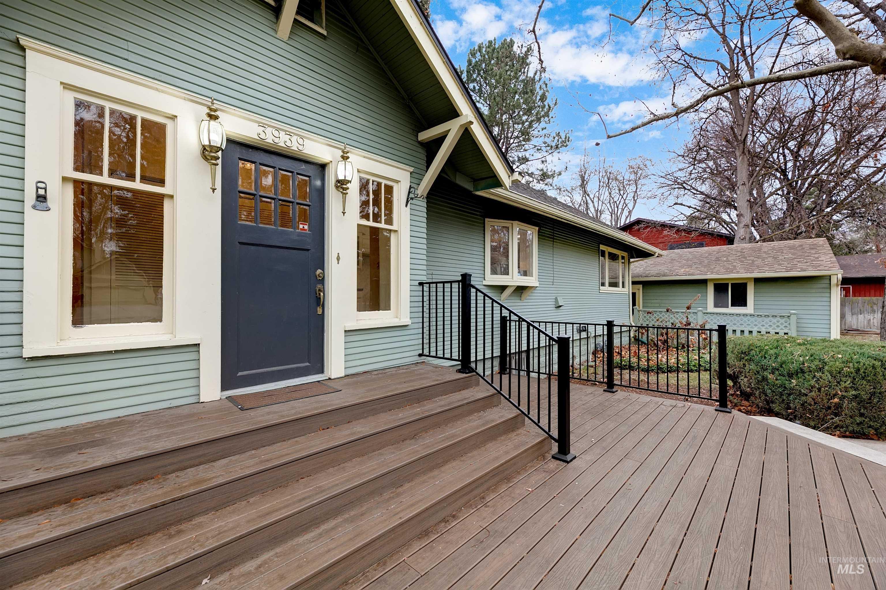 3939 N Oak Park Place, Boise, Idaho 83703, 4 Bedrooms, 2 Bathrooms, Residential For Sale, Price $635,900,MLS 98972661