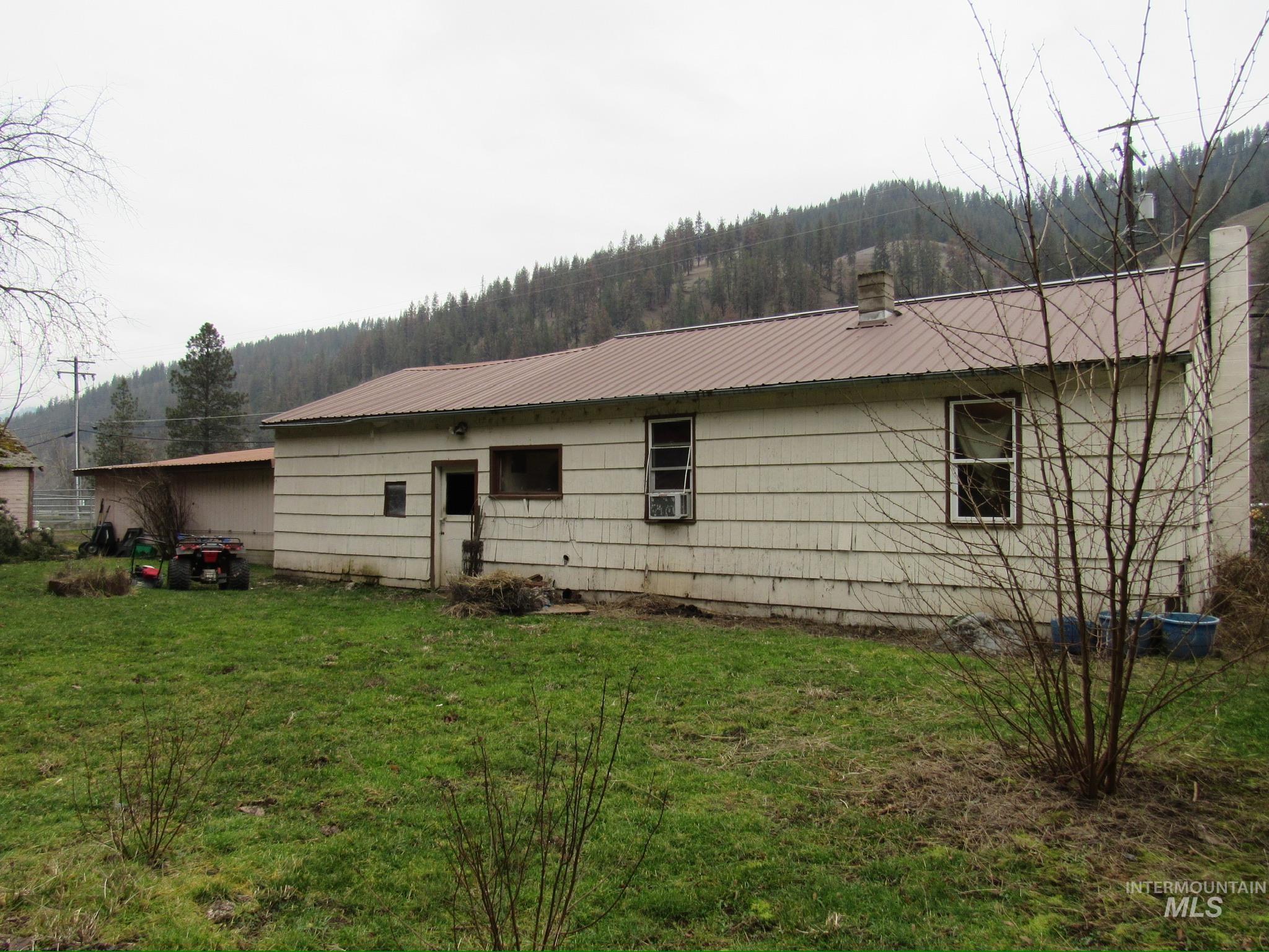 10440 US-12, Orofino, Idaho 83544, 2 Bedrooms, 1 Bathroom, Residential For Sale, Price $149,000,MLS 98972662