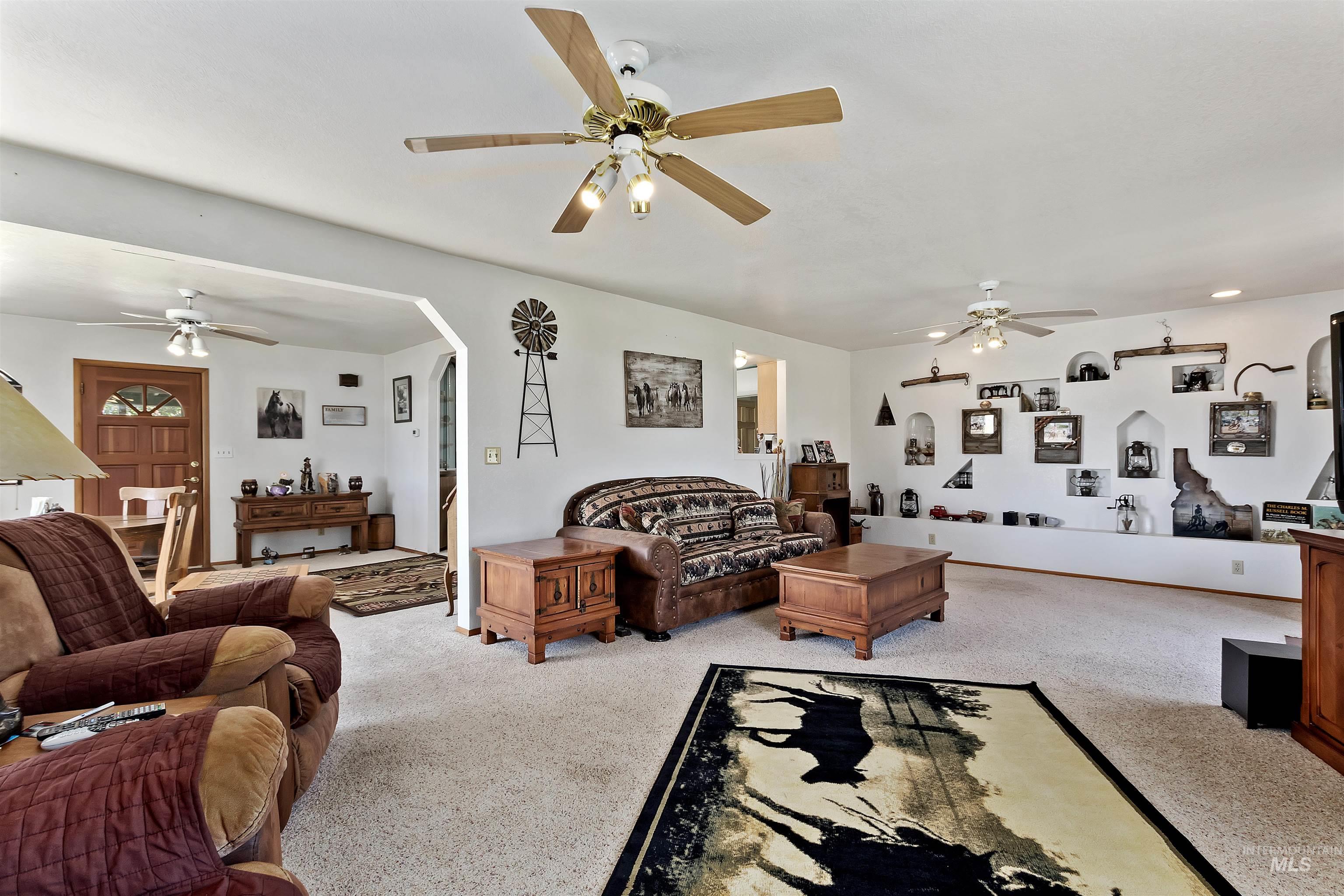 1289 E 2350 S, Bliss, Idaho 83314, 4 Bedrooms, 3 Bathrooms, Residential For Sale, Price $989,000,MLS 98972668