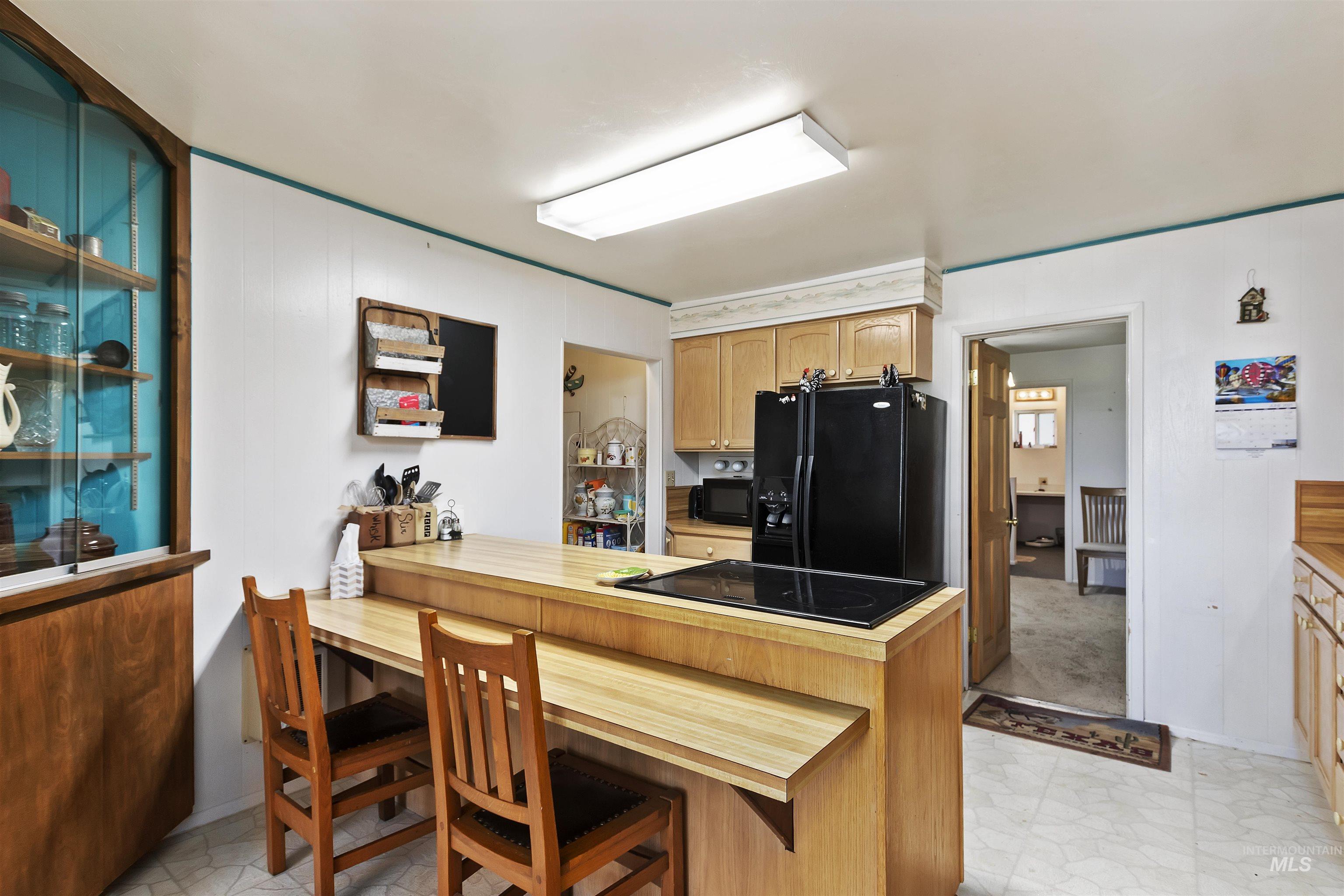 1289 E 2350 S, Bliss, Idaho 83314, 4 Bedrooms, 3 Bathrooms, Residential For Sale, Price $989,000,MLS 98972668