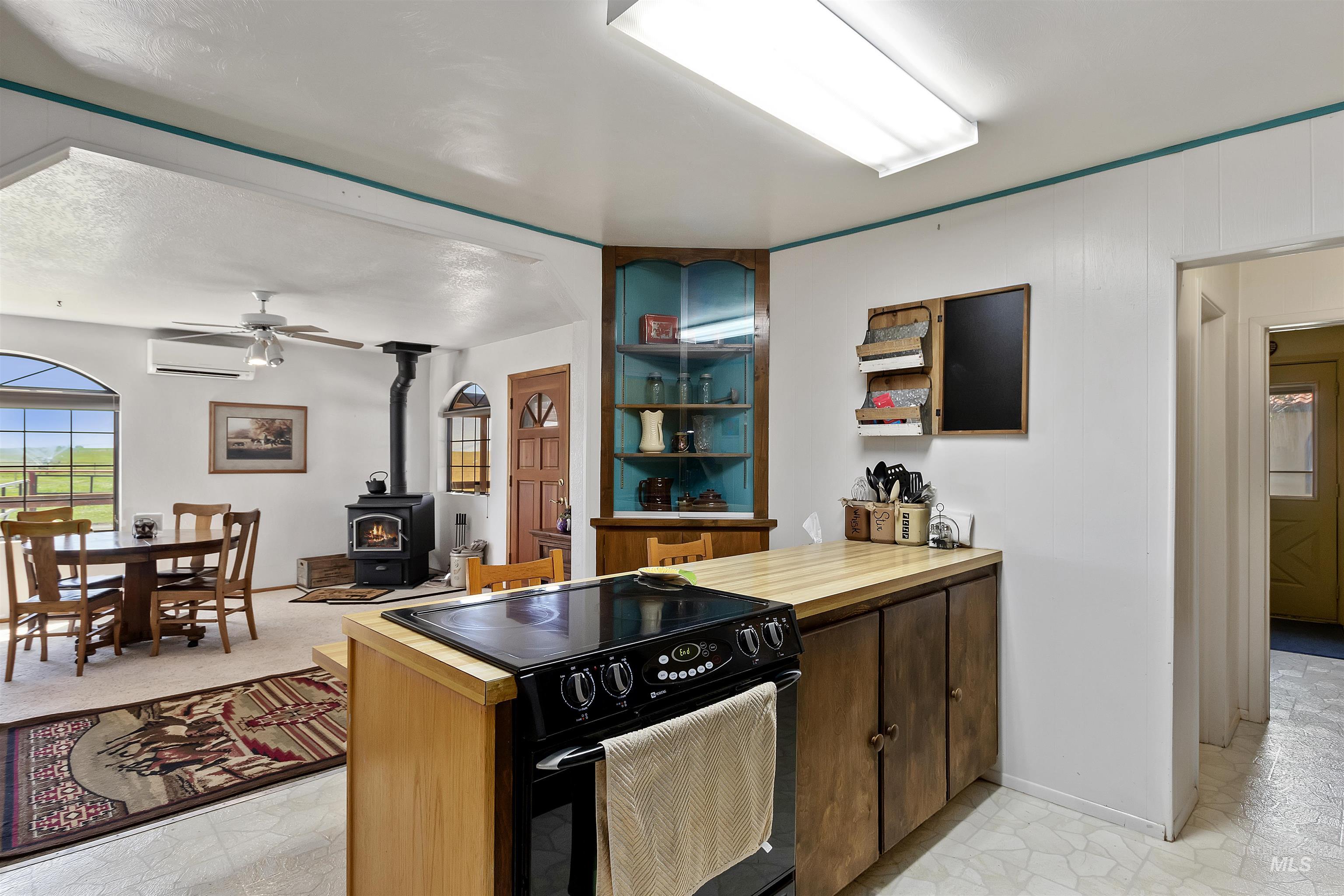 1289 E 2350 S, Bliss, Idaho 83314, 4 Bedrooms, 3 Bathrooms, Residential For Sale, Price $989,000,MLS 98972668