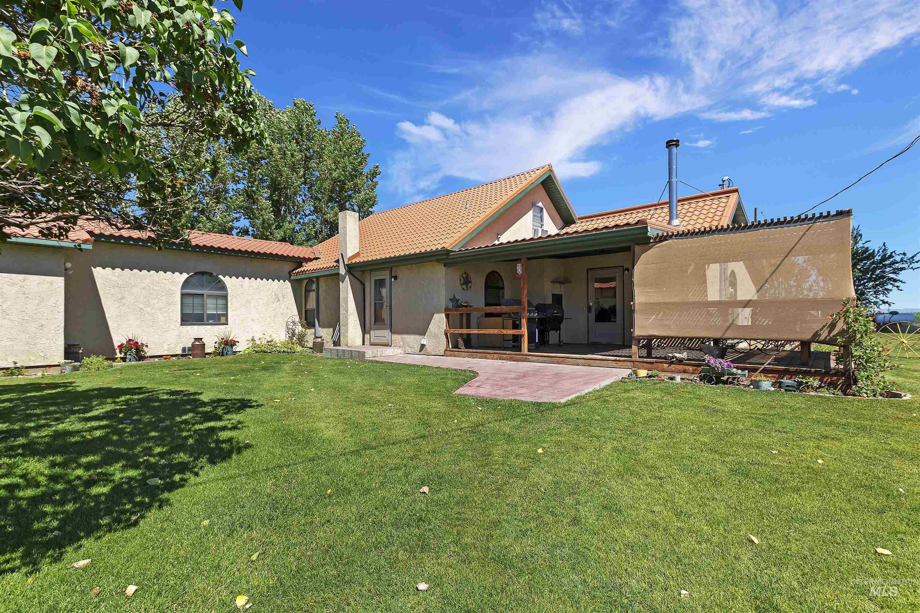 1289 E 2350 S, Bliss, Idaho 83314, 4 Bedrooms, 3 Bathrooms, Residential For Sale, Price $989,000,MLS 98972668
