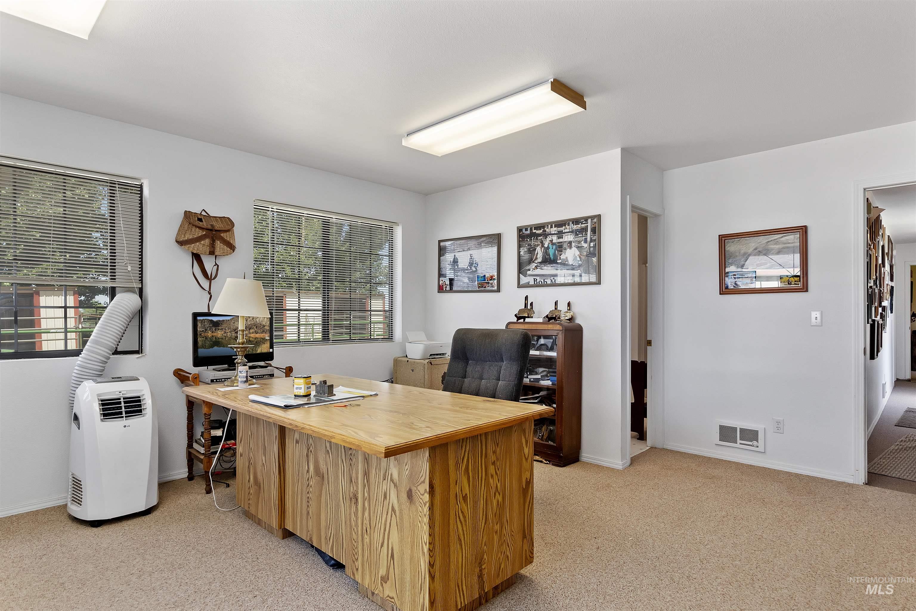 1289 E 2350 S, Bliss, Idaho 83314, 4 Bedrooms, 3 Bathrooms, Residential For Sale, Price $989,000,MLS 98972668