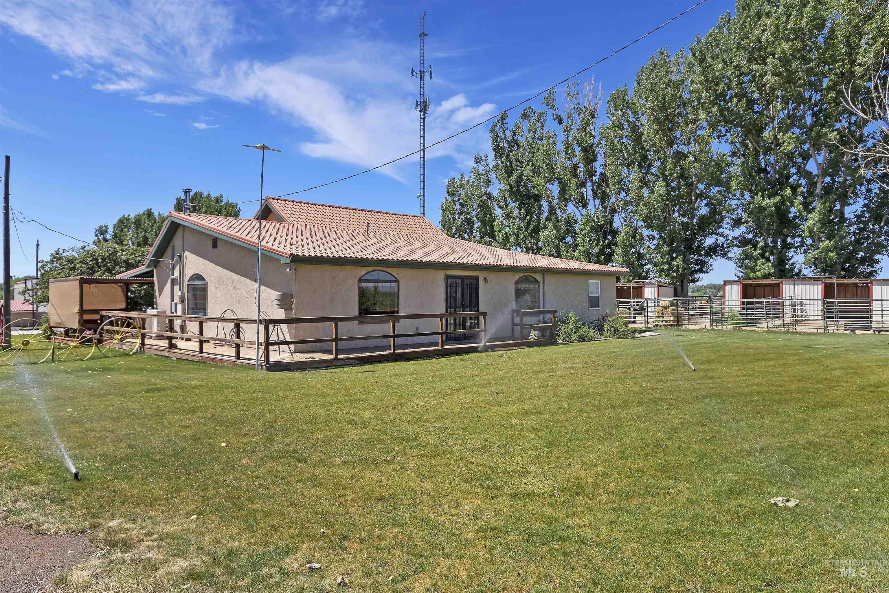 1289 E 2350 S, Bliss, Idaho 83314, 4 Bedrooms, 3 Bathrooms, Residential For Sale, Price $989,000,MLS 98972668