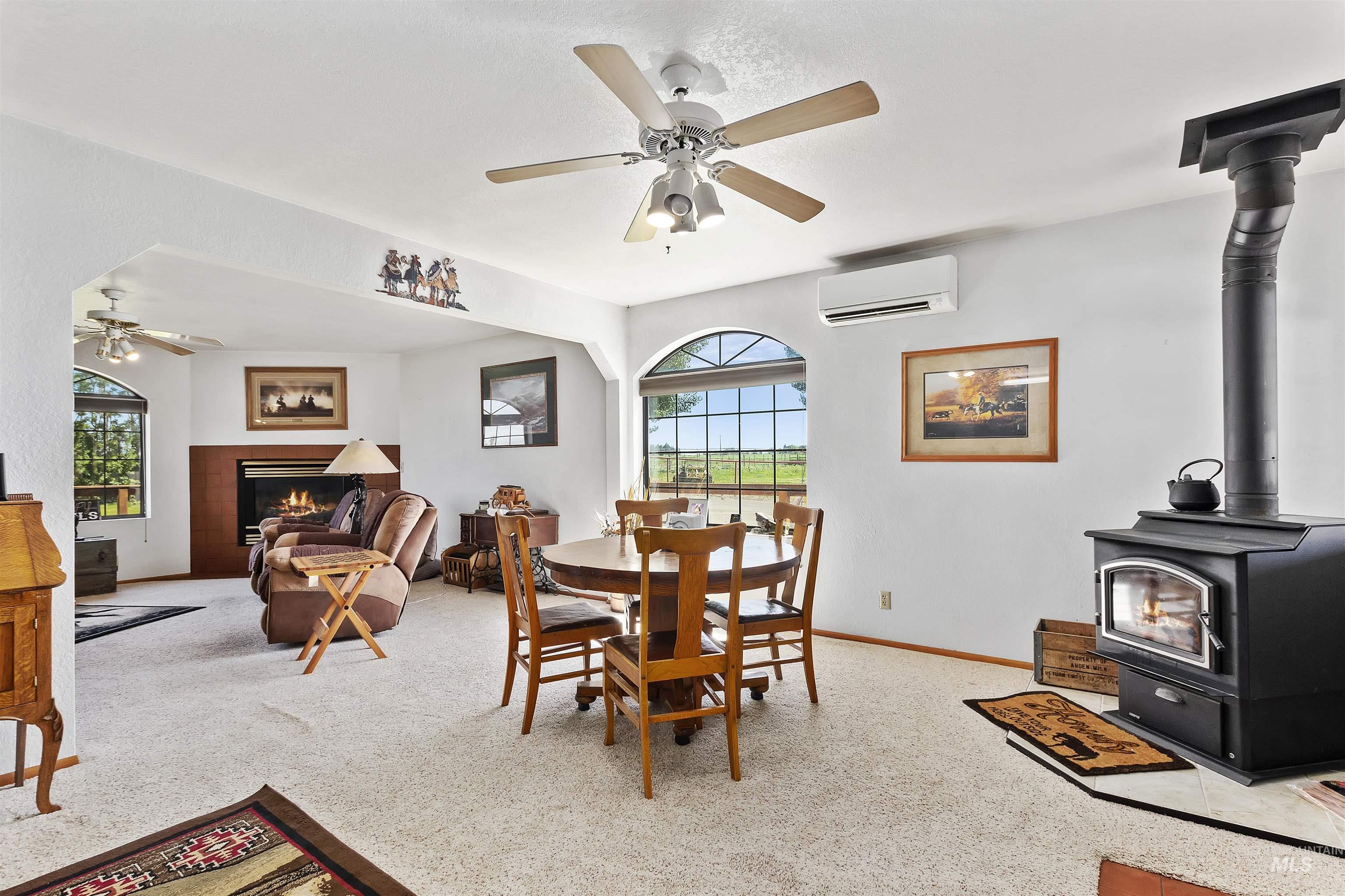 1289 E 2350 S, Bliss, Idaho 83314, 4 Bedrooms, 3 Bathrooms, Residential For Sale, Price $989,000,MLS 98972668