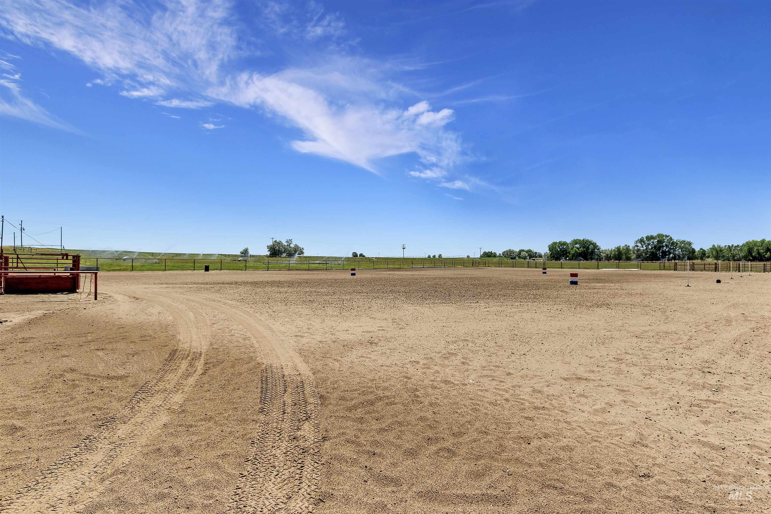 1289 E 2350 S, Bliss, Idaho 83314, 4 Bedrooms, 3 Bathrooms, Residential For Sale, Price $989,000,MLS 98972668