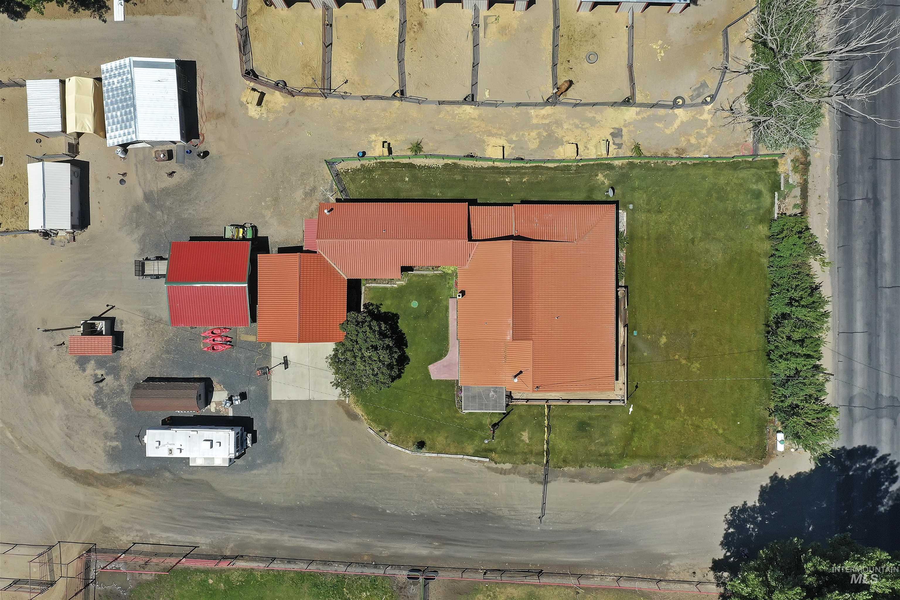 1289 E 2350 S, Bliss, Idaho 83314, 4 Bedrooms, 3 Bathrooms, Residential For Sale, Price $989,000,MLS 98972668