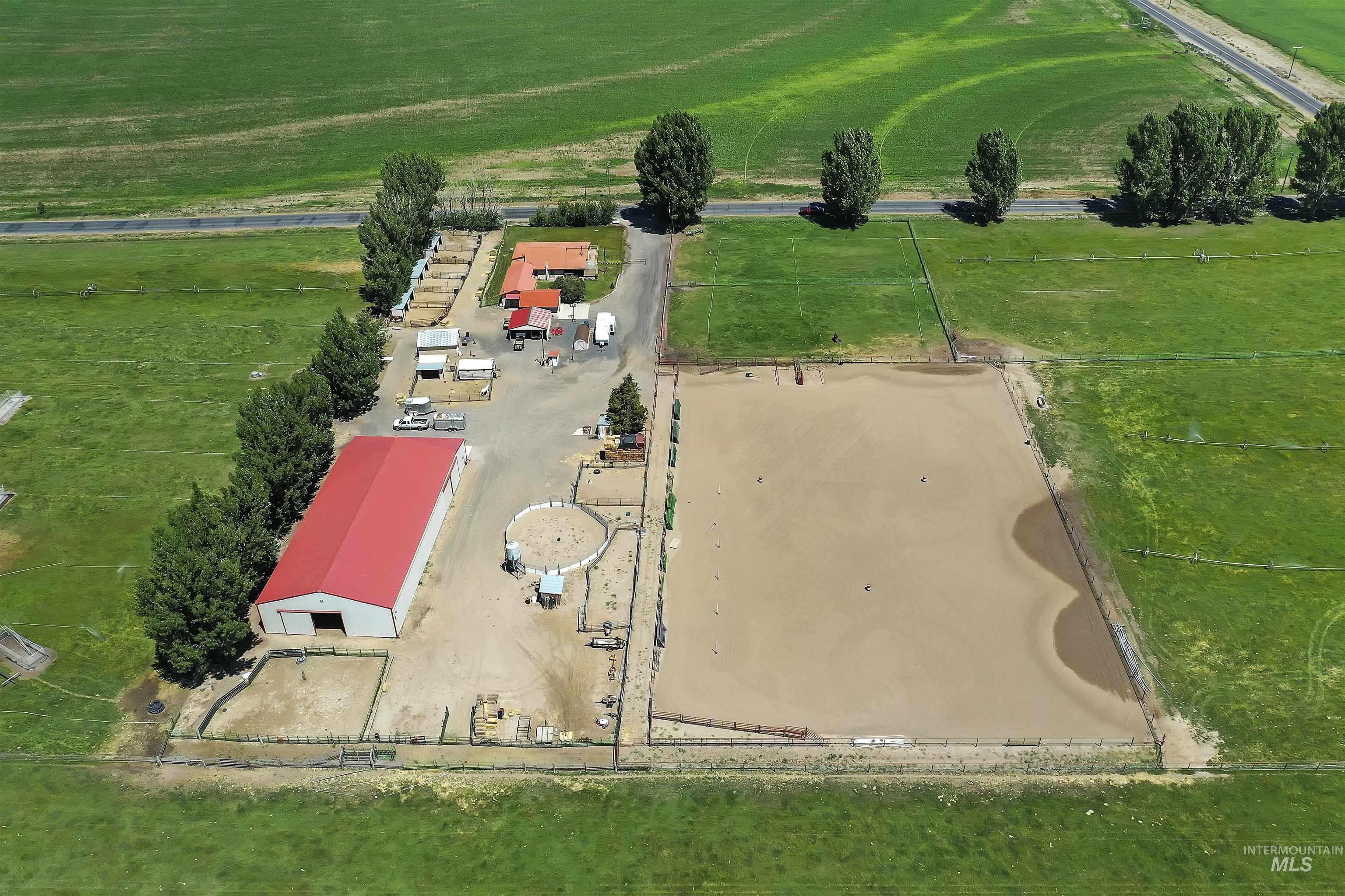 1289 E 2350 S, Bliss, Idaho 83314, 4 Bedrooms, 3 Bathrooms, Residential For Sale, Price $989,000,MLS 98972668