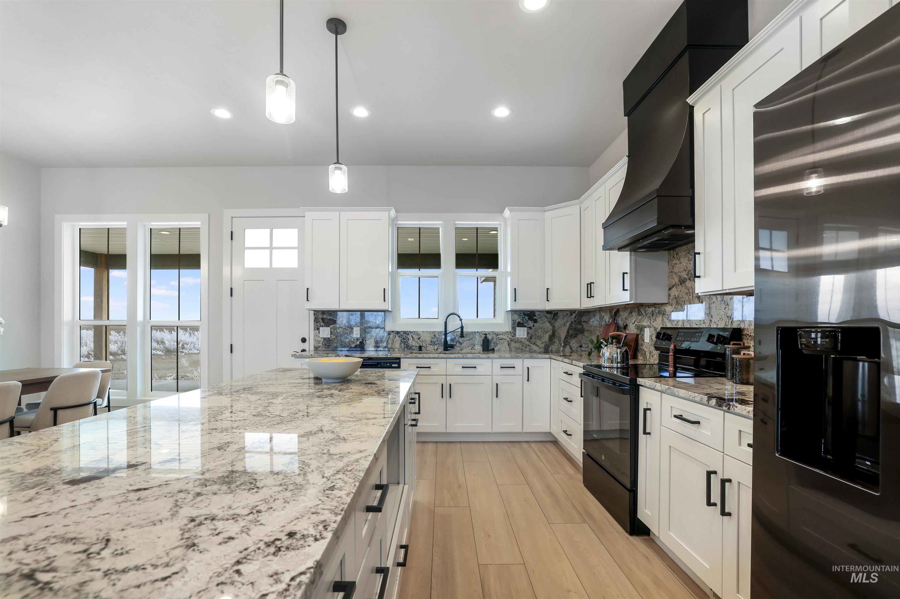 262 Ferdinand Circle, Burley, Idaho 83318, 4 Bedrooms, 3.5 Bathrooms, Residential For Sale, Price $625,000,MLS 98972670