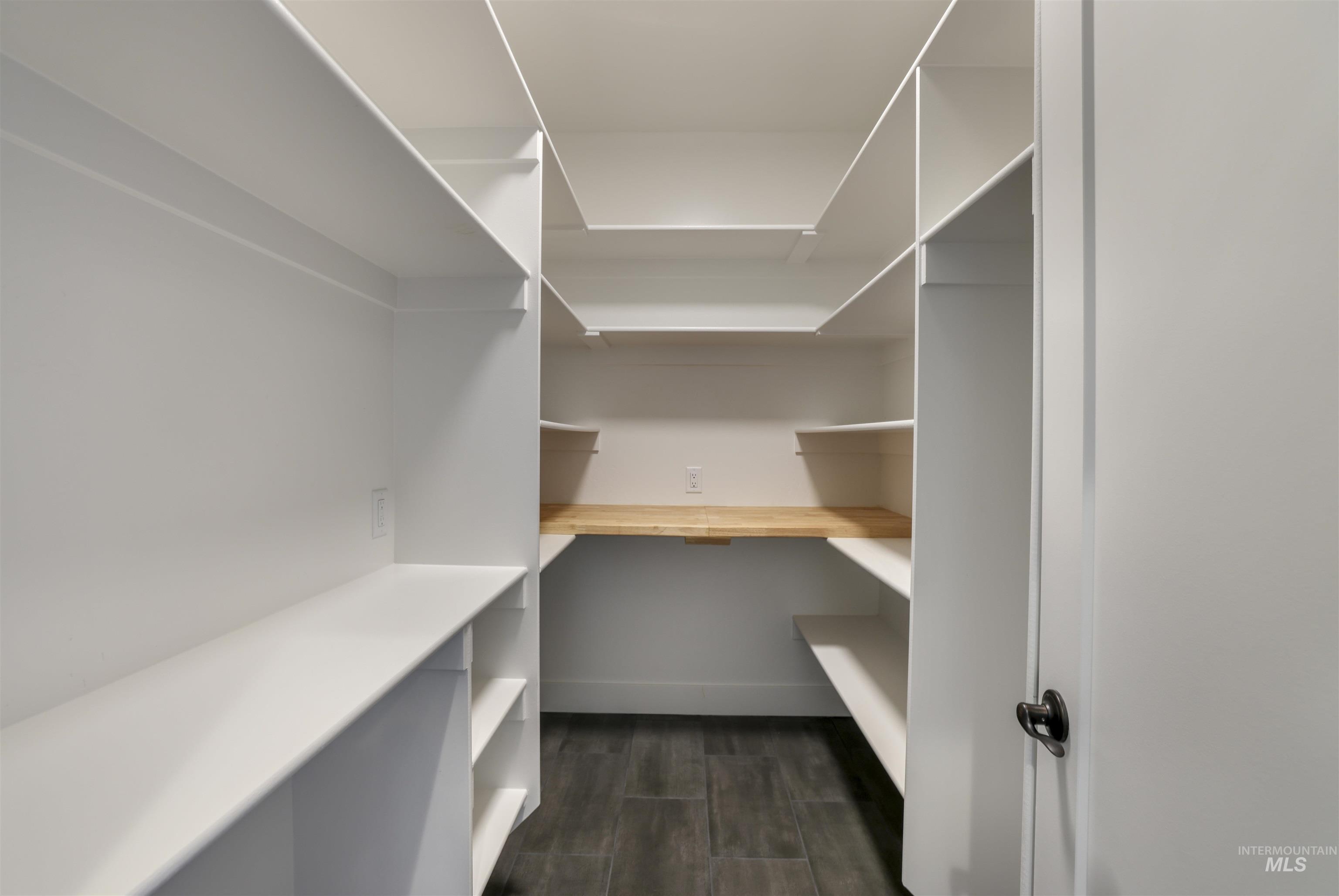 262 Ferdinand Circle, Burley, Idaho 83318, 4 Bedrooms, 3.5 Bathrooms, Residential For Sale, Price $625,000,MLS 98972670