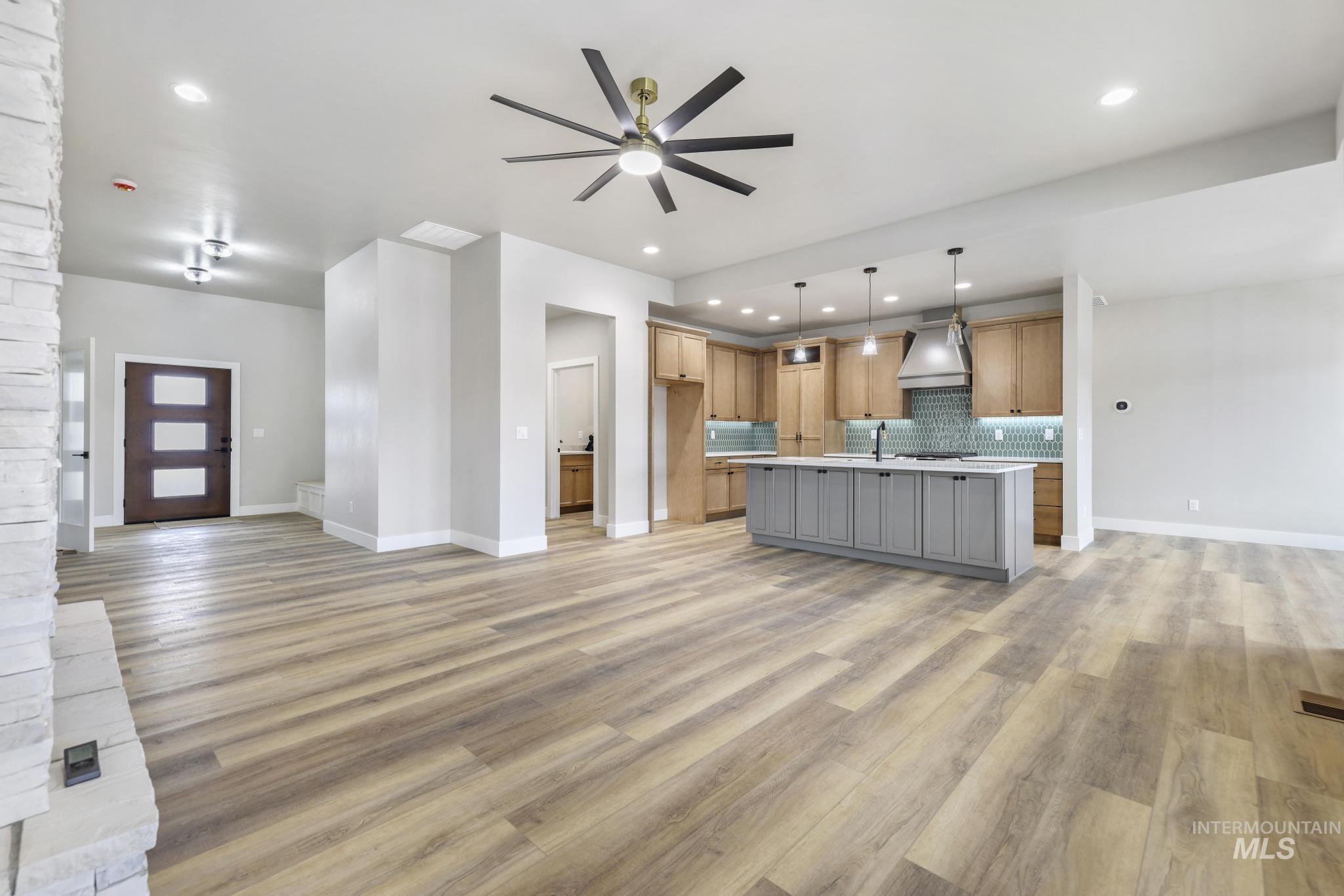 3716 N 3694 E, Kimberly, Idaho 83341, 4 Bedrooms, 2.5 Bathrooms, Residential For Sale, Price $674,900,MLS 98972671