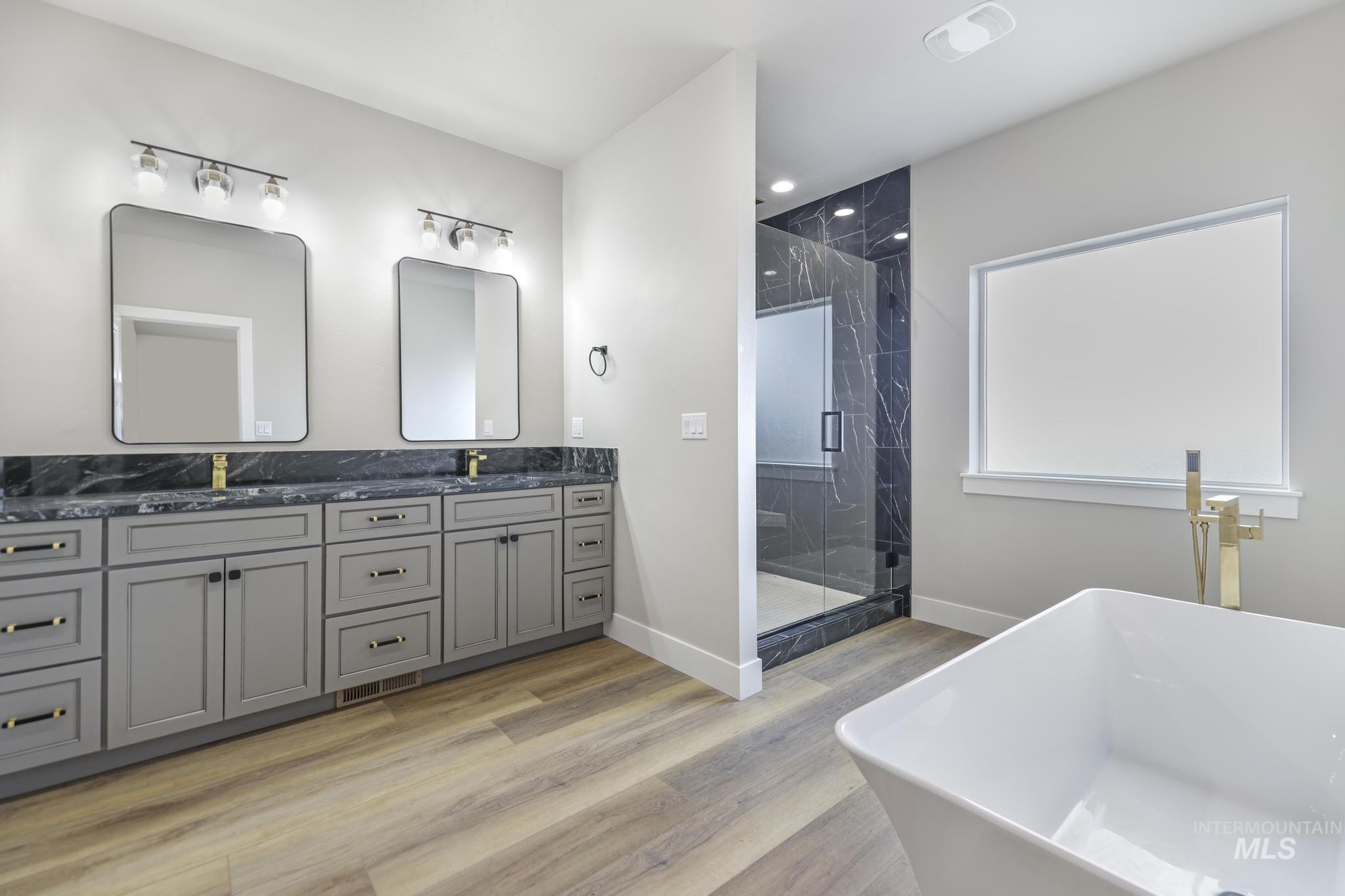 3716 N 3694 E, Kimberly, Idaho 83341, 4 Bedrooms, 2.5 Bathrooms, Residential For Sale, Price $674,900,MLS 98972671