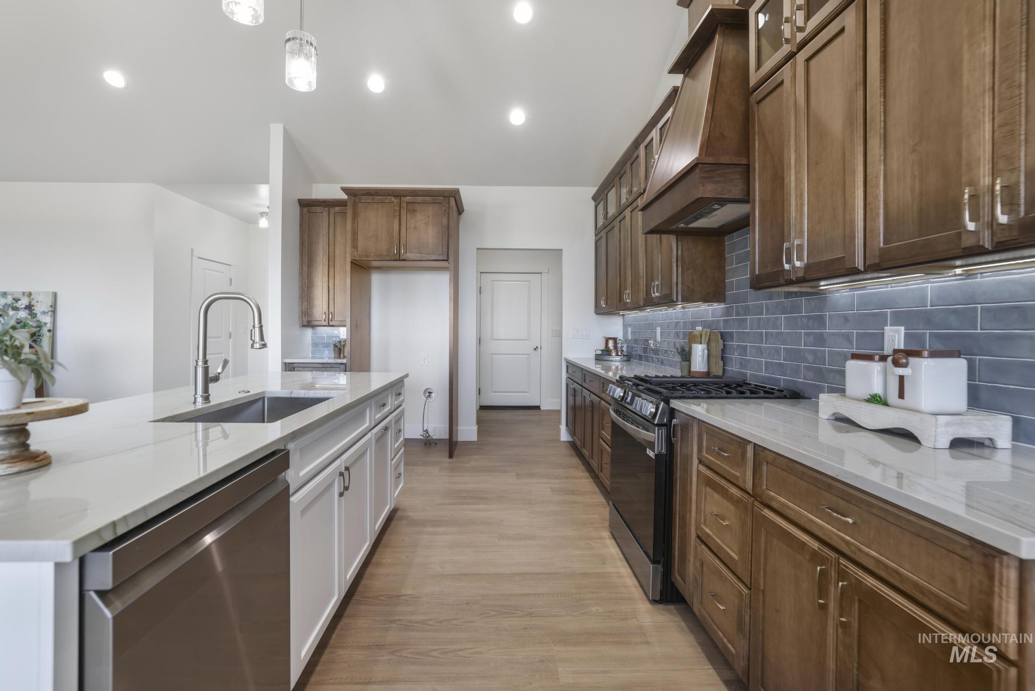 3679 E 3735 N, Kimberly, Idaho 83341, 4 Bedrooms, 2.5 Bathrooms, Residential For Sale, Price $612,000,MLS 98972673