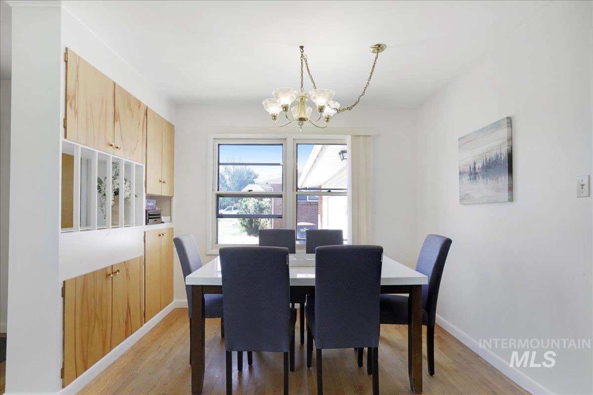 605 Monte Vista Dr, Twin Falls, Idaho 83301, 4 Bedrooms, 2.5 Bathrooms, Residential For Sale, Price $435,000,MLS 98972679