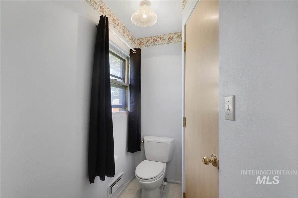 605 Monte Vista Dr, Twin Falls, Idaho 83301, 4 Bedrooms, 2.5 Bathrooms, Residential For Sale, Price $435,000,MLS 98972679