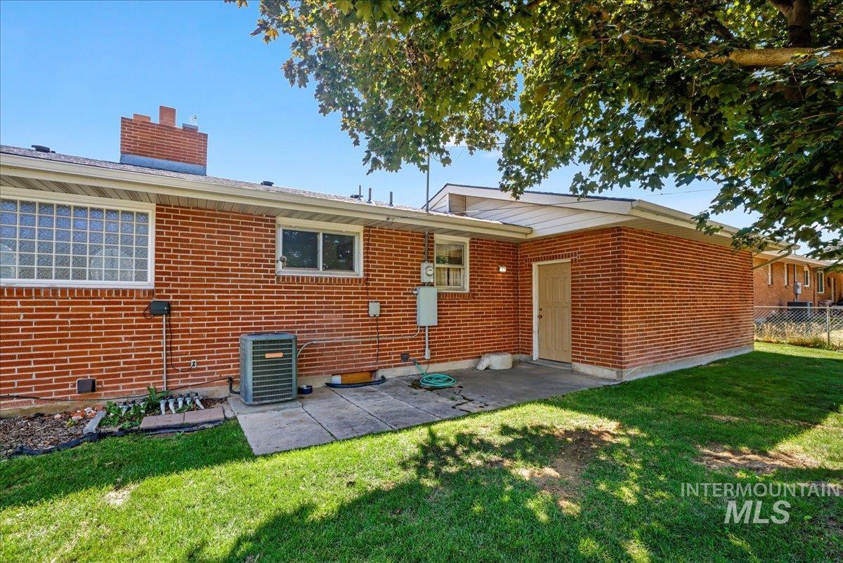 605 Monte Vista Dr, Twin Falls, Idaho 83301, 4 Bedrooms, 2.5 Bathrooms, Residential For Sale, Price $435,000,MLS 98972679