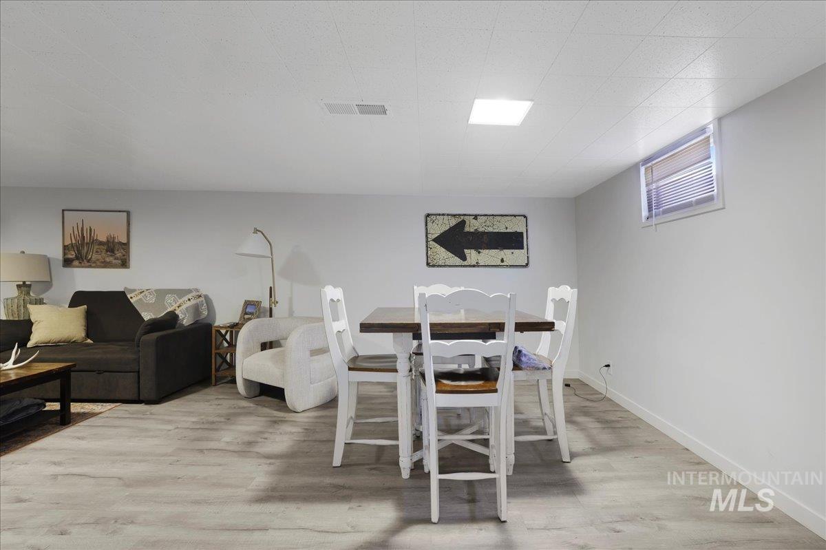 605 Monte Vista Dr, Twin Falls, Idaho 83301, 4 Bedrooms, 2.5 Bathrooms, Residential For Sale, Price $435,000,MLS 98972679