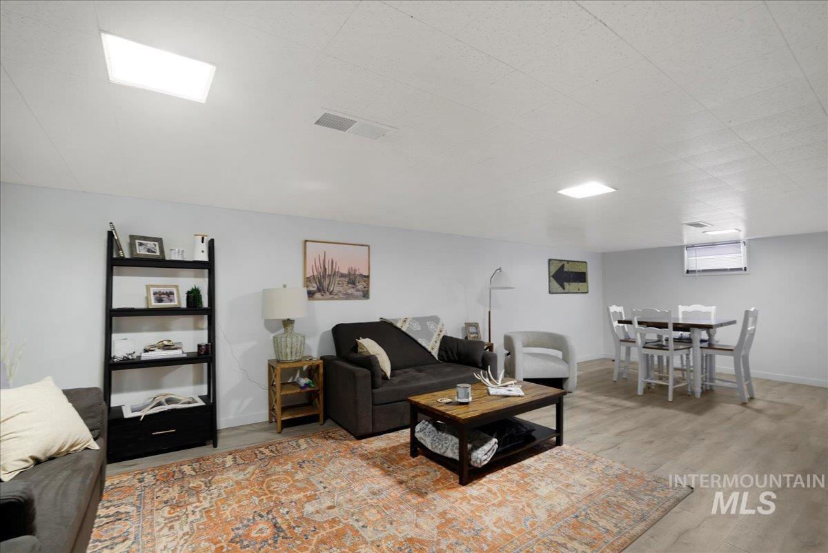 605 Monte Vista Dr, Twin Falls, Idaho 83301, 4 Bedrooms, 2.5 Bathrooms, Residential For Sale, Price $435,000,MLS 98972679