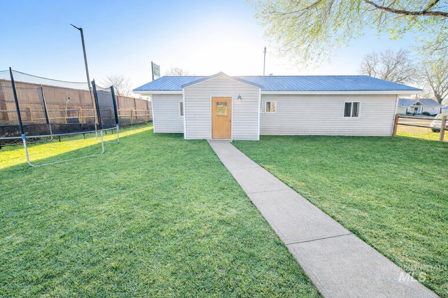 55 S Superior Street, Cambridge, Idaho 83610, 2 Bedrooms, 1 Bathroom, Residential For Sale, Price $250,000,MLS 98972684