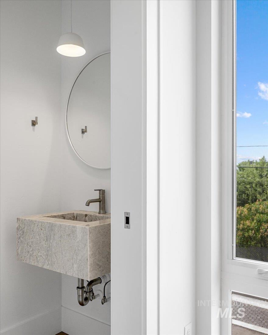 333 E Palapa Lane, Garden City, Idaho 83714, 3 Bedrooms, 3.5 Bathrooms, Residential For Sale, Price $859,900,MLS 98972686