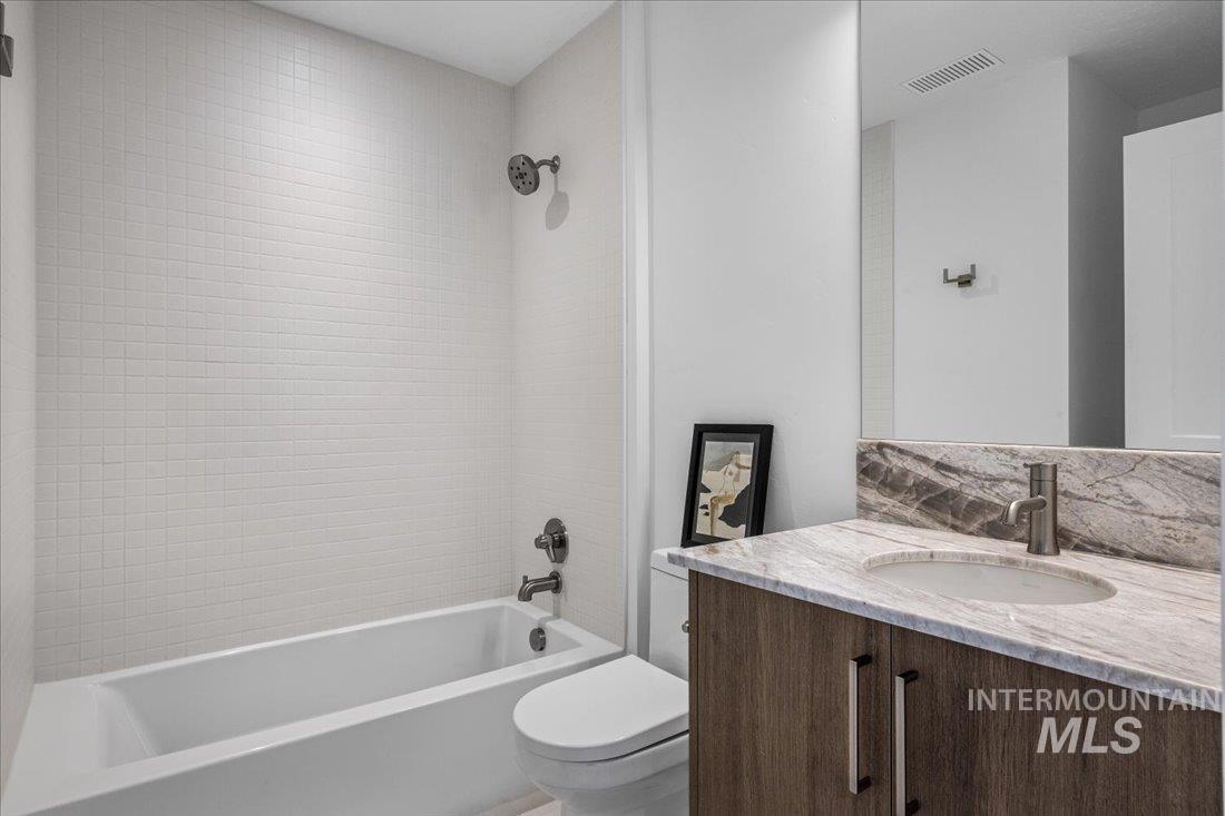 333 E Palapa Lane, Garden City, Idaho 83714, 3 Bedrooms, 3.5 Bathrooms, Residential For Sale, Price $859,900,MLS 98972686