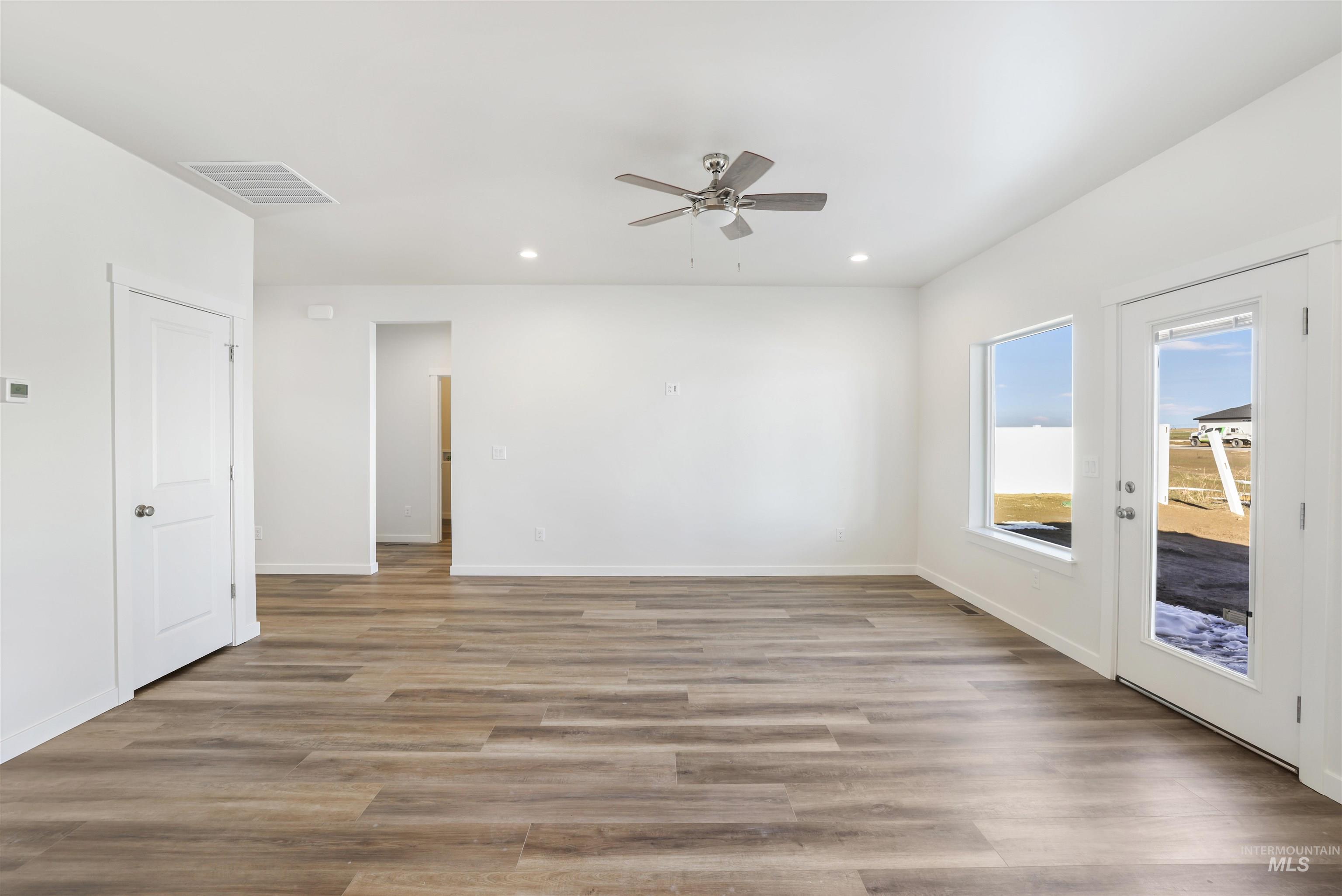 2018 Regan St, Jerome, Idaho 83338, 3 Bedrooms, 2 Bathrooms, Residential For Sale, Price $370,000,MLS 98972687