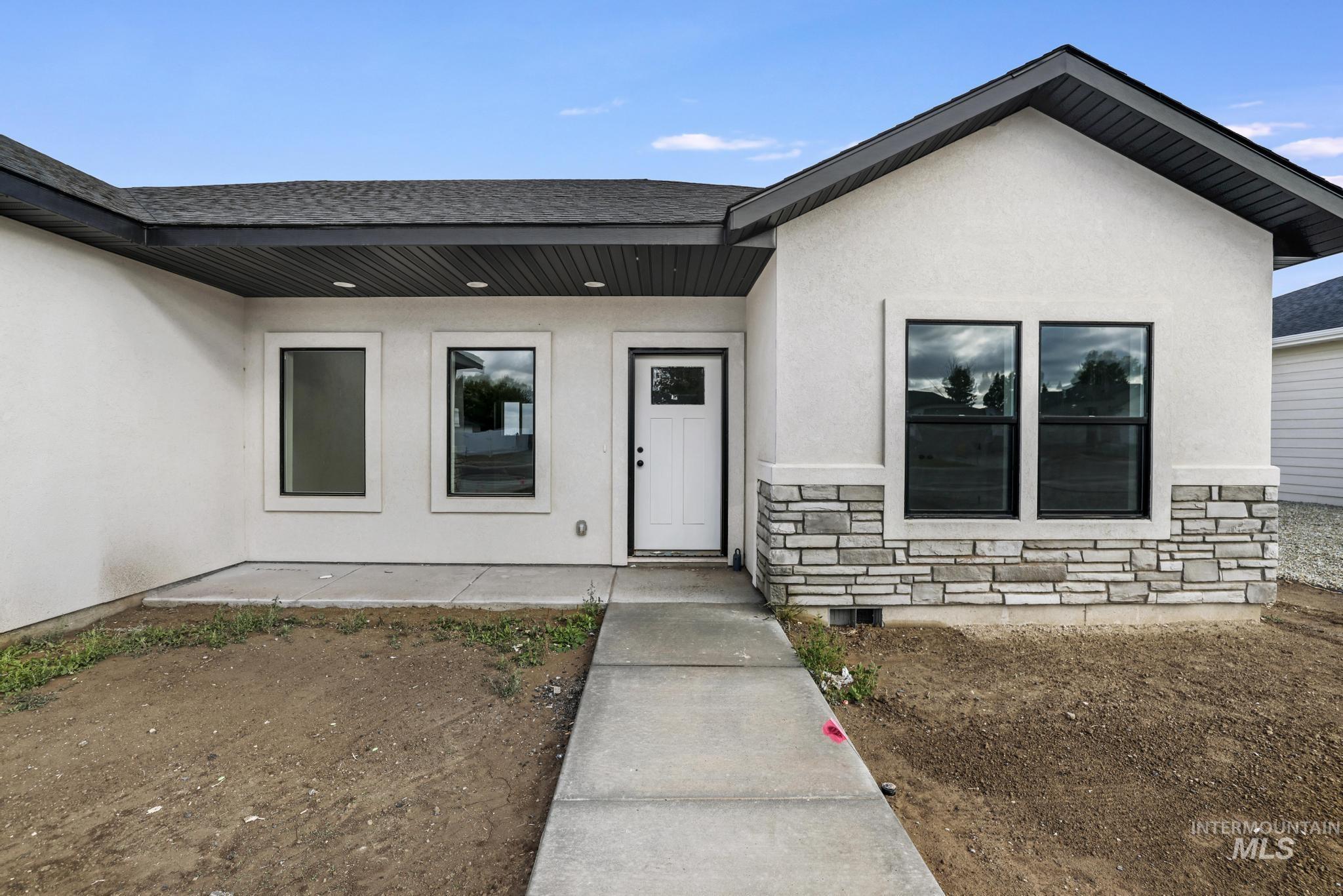 910 23rd Ave E, Jerome, Idaho 83338, 3 Bedrooms, 2 Bathrooms, Residential For Sale, Price $379,900, 98972690