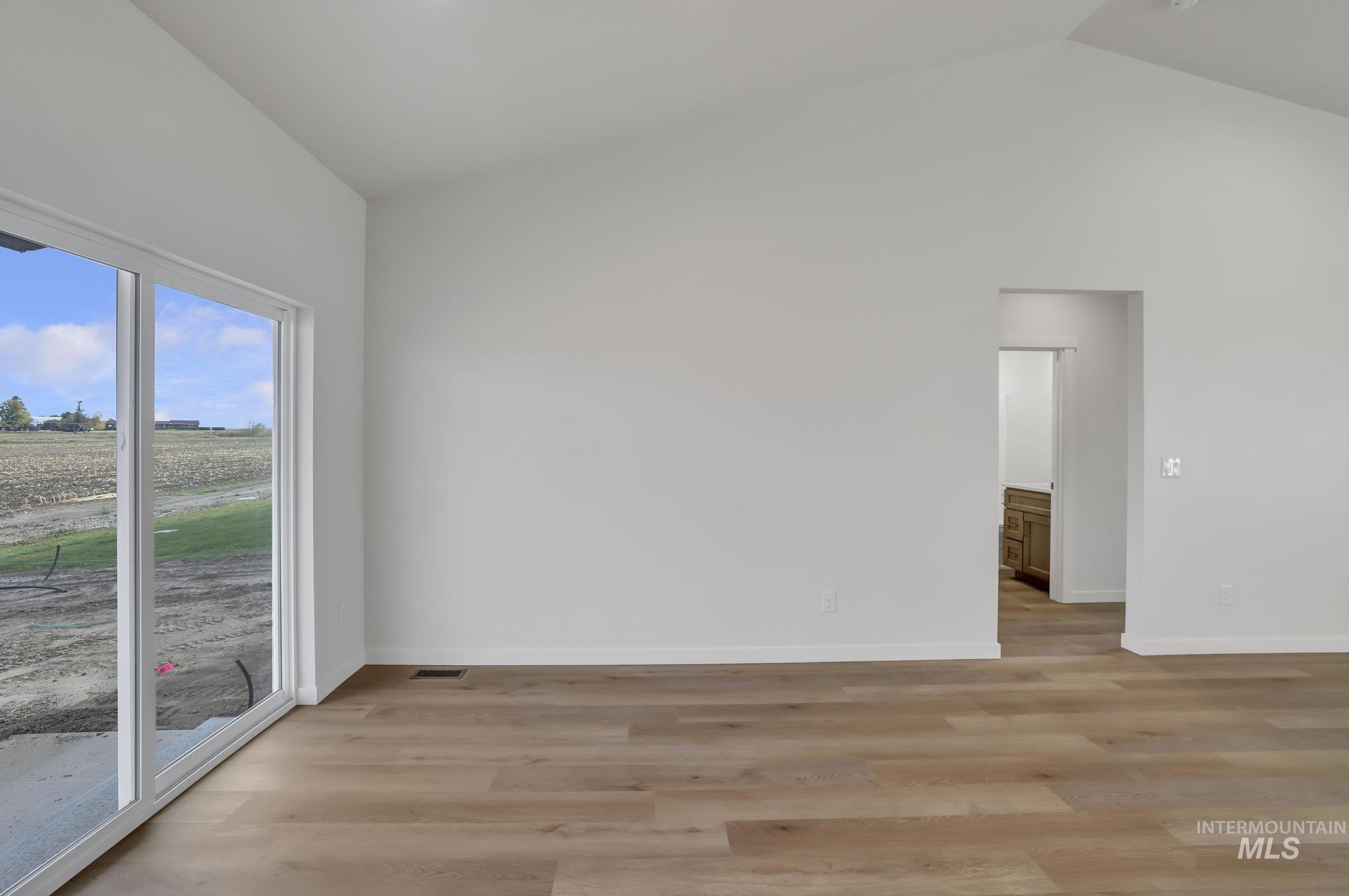 910 23rd Ave E, Jerome, Idaho 83338, 3 Bedrooms, 2 Bathrooms, Residential For Sale, Price $379,900, 98972690