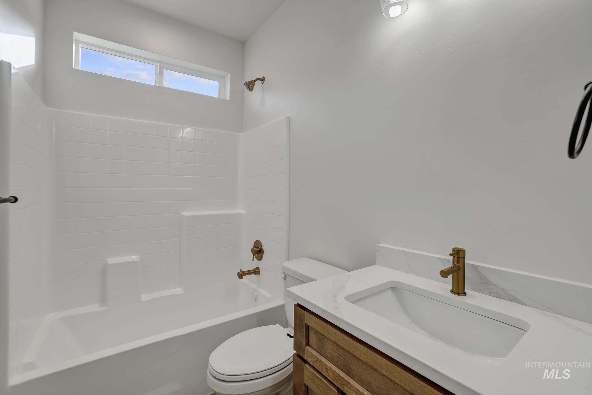 910 23rd Ave E, Jerome, Idaho 83338, 3 Bedrooms, 2 Bathrooms, Residential For Sale, Price $379,900, 98972690