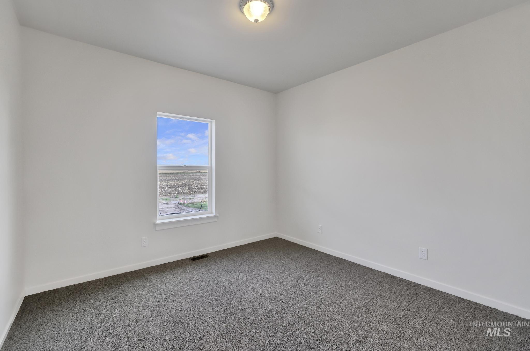 910 23rd Ave E, Jerome, Idaho 83338, 3 Bedrooms, 2 Bathrooms, Residential For Sale, Price $379,900, 98972690