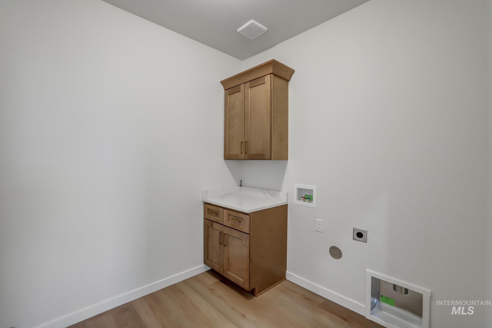 910 23rd Ave E, Jerome, Idaho 83338, 3 Bedrooms, 2 Bathrooms, Residential For Sale, Price $379,900, 98972690
