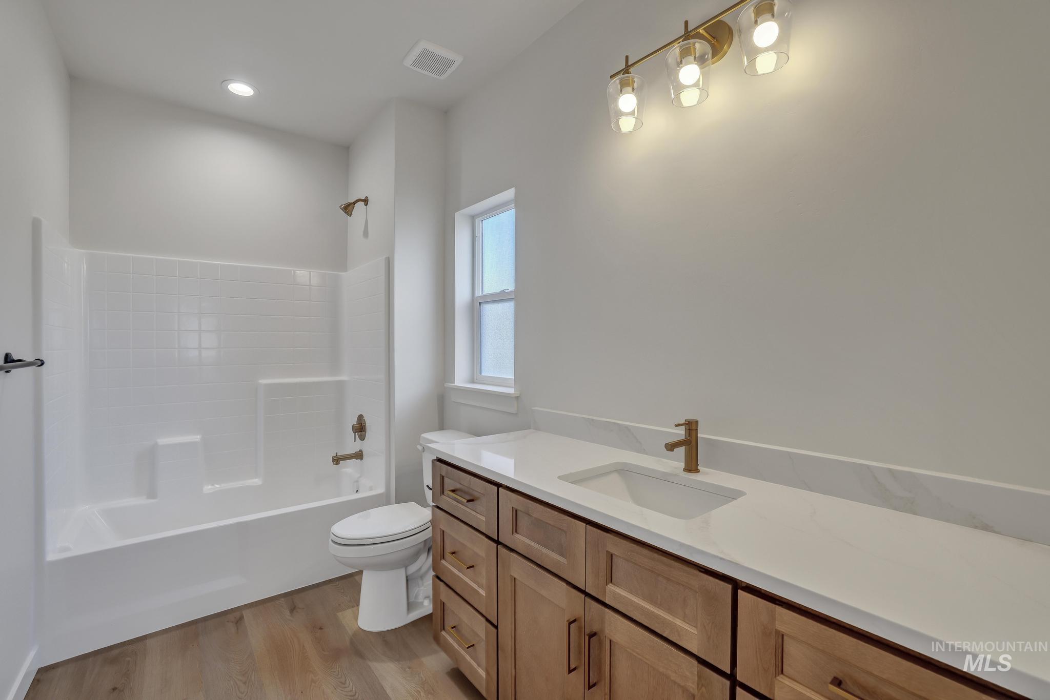 910 23rd Ave E, Jerome, Idaho 83338, 3 Bedrooms, 2 Bathrooms, Residential For Sale, Price $379,900,MLS 98972690