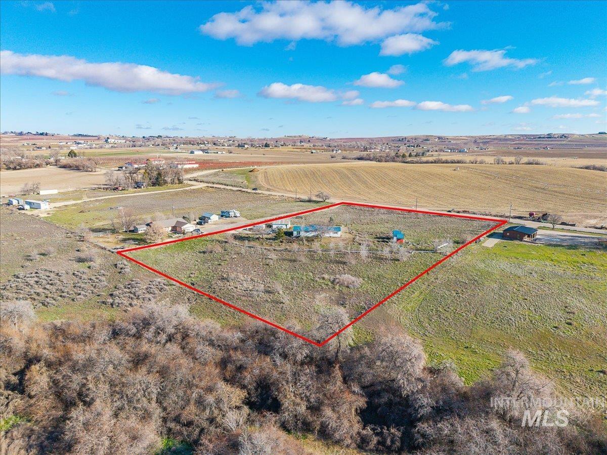 14291 Plum Rd, Caldwell, Idaho 83607, 3 Bedrooms, 2 Bathrooms, Residential For Sale, Price $450,000,MLS 98972691