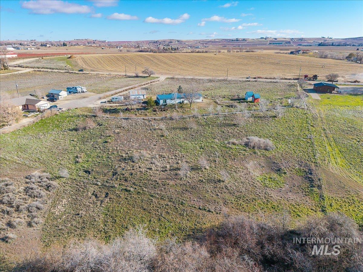 14291 Plum Rd, Caldwell, Idaho 83607, 3 Bedrooms, 2 Bathrooms, Residential For Sale, Price $450,000,MLS 98972691