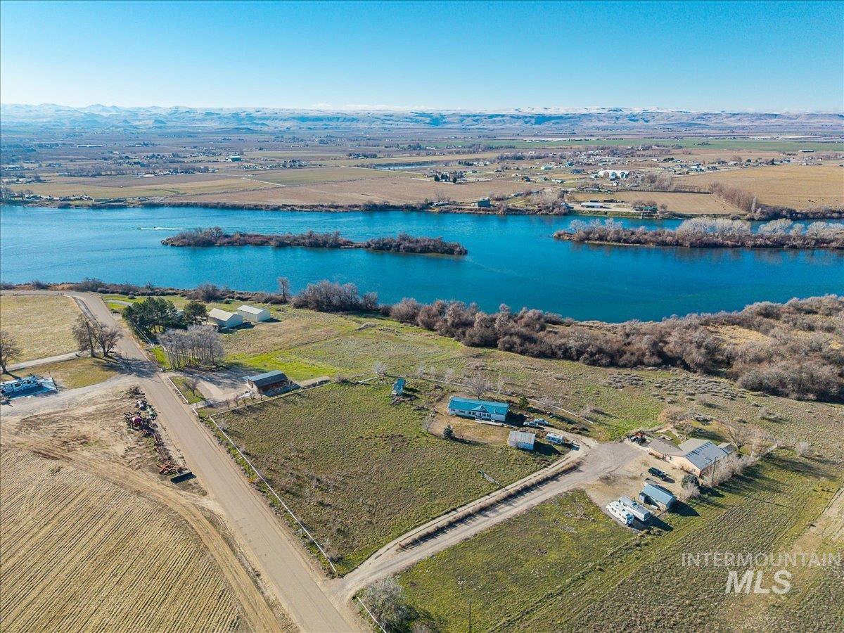 14291 Plum Rd, Caldwell, Idaho 83607, 3 Bedrooms, 2 Bathrooms, Residential For Sale, Price $450,000,MLS 98972691