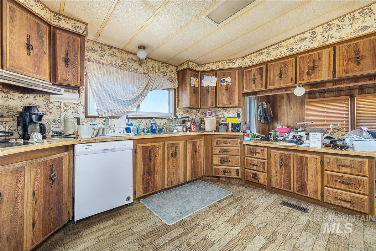 14291 Plum Rd, Caldwell, Idaho 83607, 3 Bedrooms, 2 Bathrooms, Residential For Sale, Price $450,000,MLS 98972691