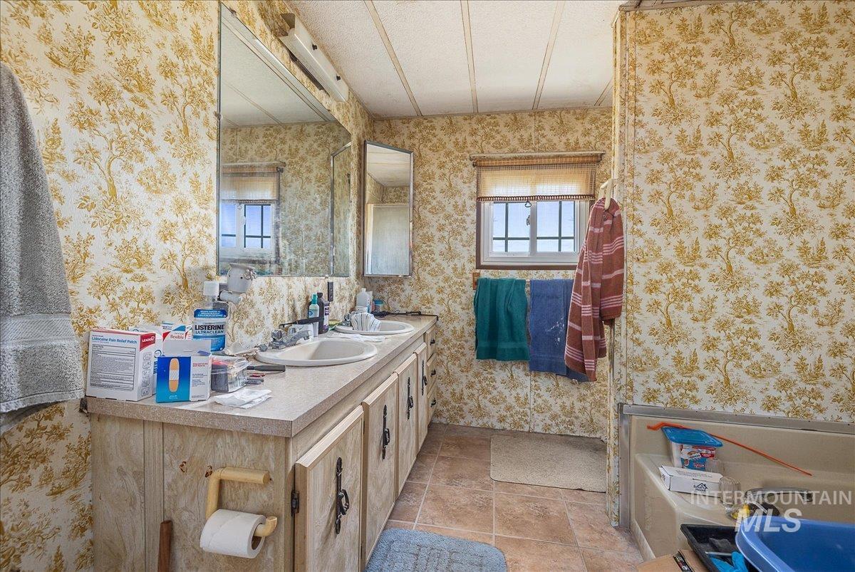 14291 Plum Rd, Caldwell, Idaho 83607, 3 Bedrooms, 2 Bathrooms, Residential For Sale, Price $450,000,MLS 98972691