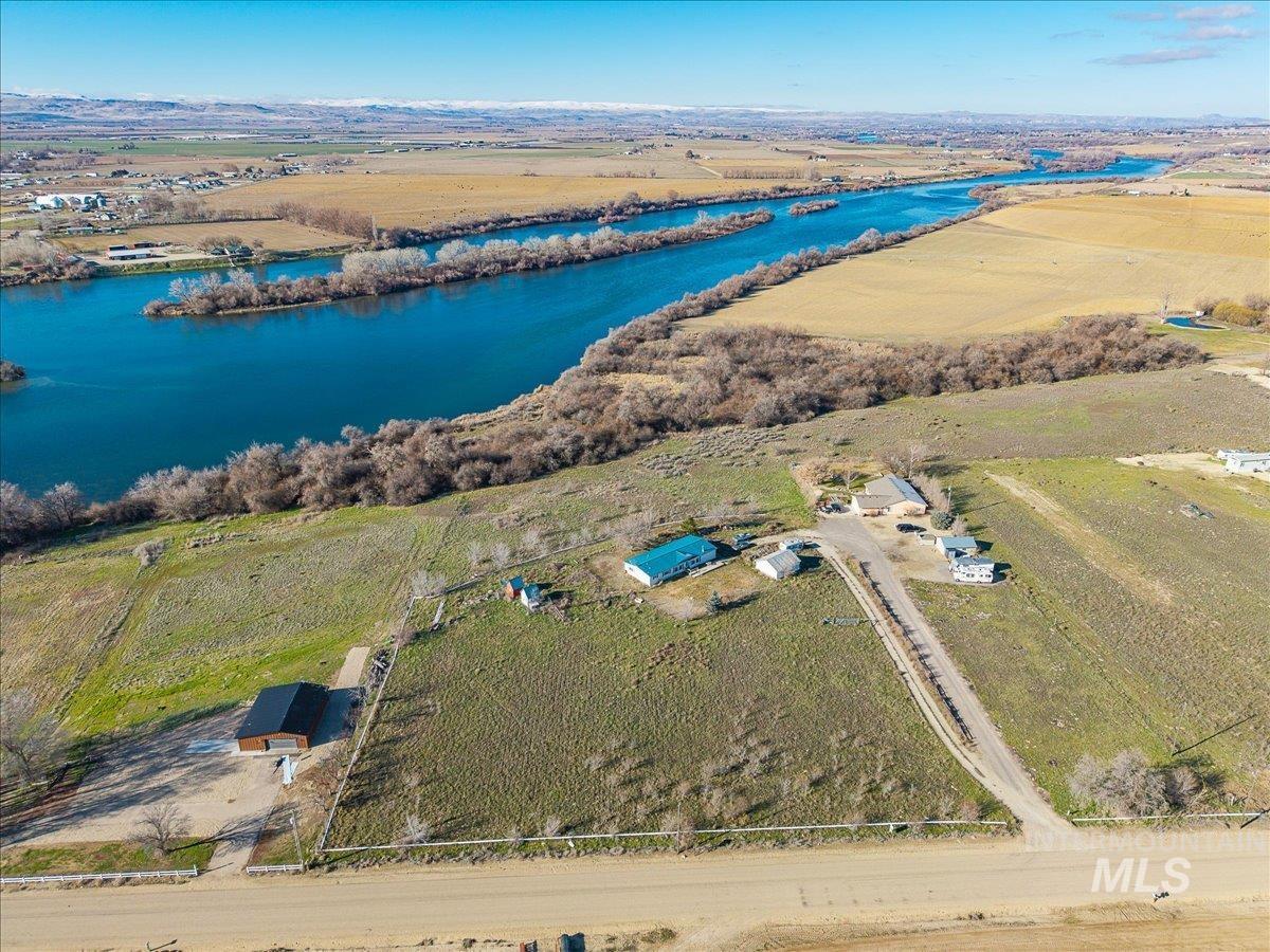 14291 Plum Rd, Caldwell, Idaho 83607, 3 Bedrooms, 2 Bathrooms, Residential For Sale, Price $450,000,MLS 98972691