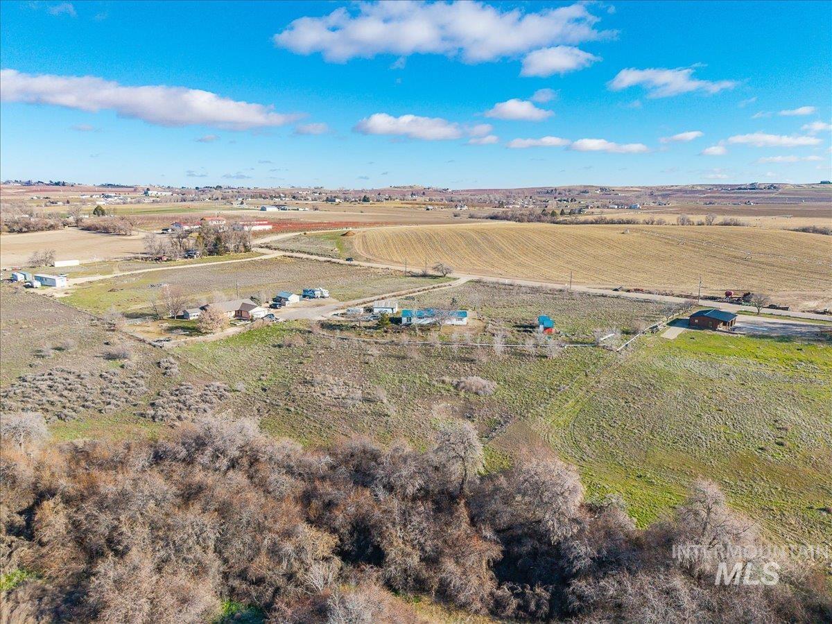 14291 Plum Rd, Caldwell, Idaho 83607, 3 Bedrooms, 2 Bathrooms, Residential For Sale, Price $450,000,MLS 98972691