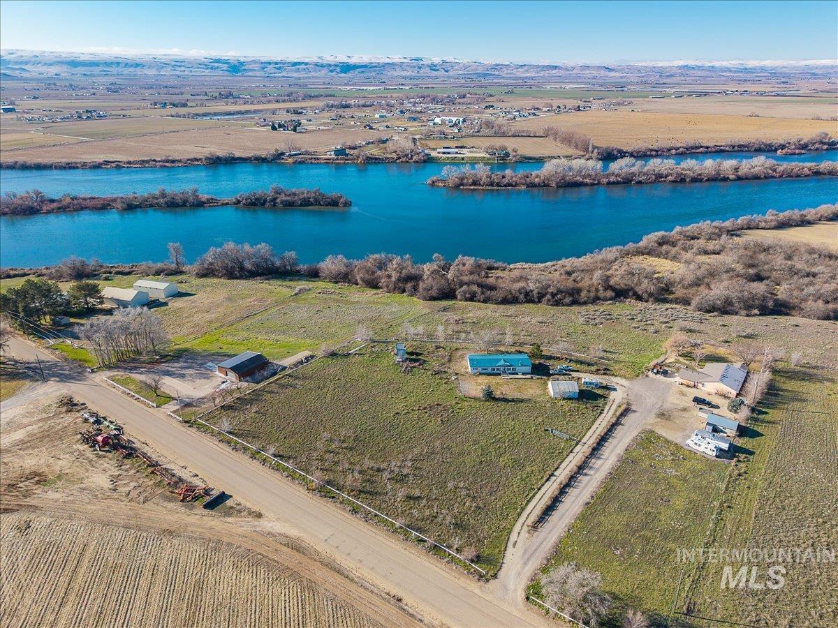 14291 Plum Rd, Caldwell, Idaho 83607, 3 Bedrooms, 2 Bathrooms, Residential For Sale, Price $450,000,MLS 98972691
