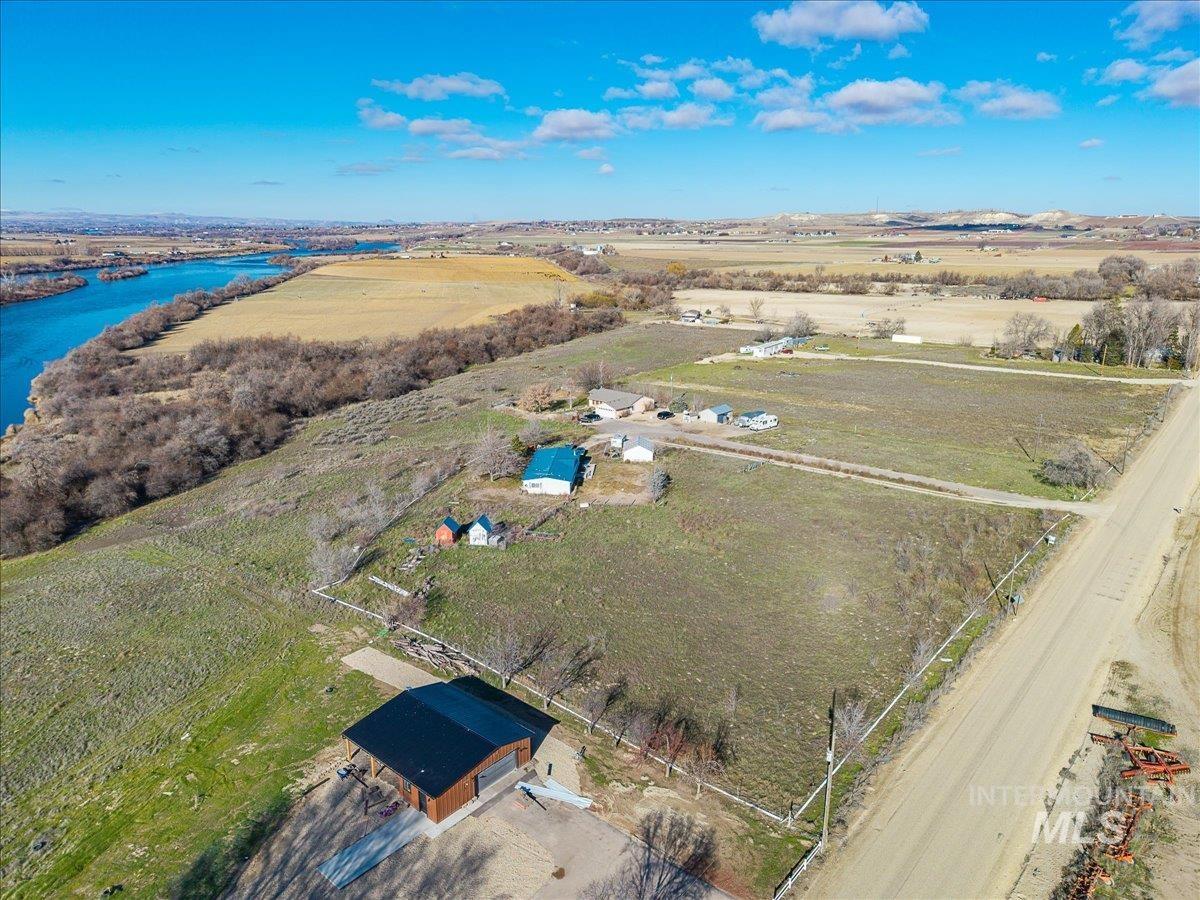 14291 Plum Rd, Caldwell, Idaho 83607, 3 Bedrooms, 2 Bathrooms, Residential For Sale, Price $450,000,MLS 98972691