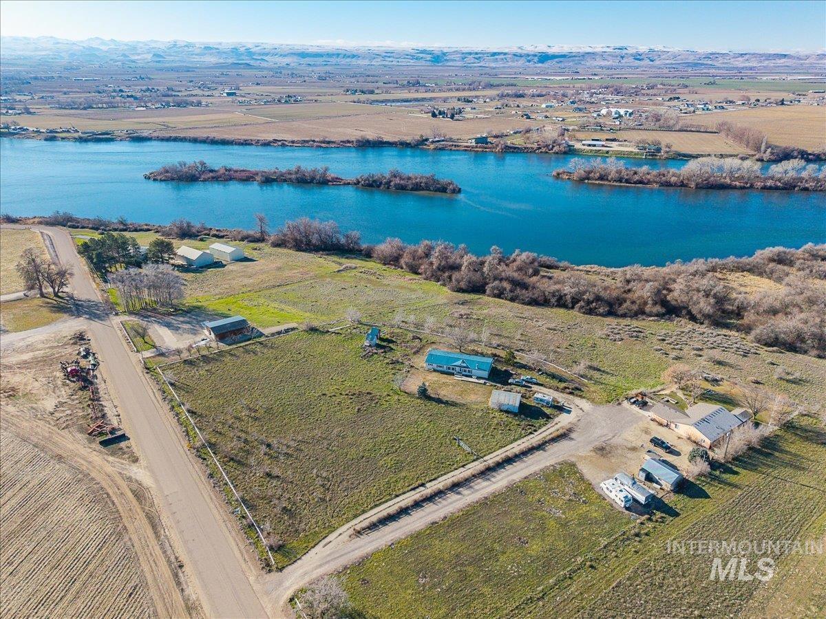 14291 Plum Rd, Caldwell, Idaho 83607, 3 Bedrooms, 2 Bathrooms, Residential For Sale, Price $450,000,MLS 98972691