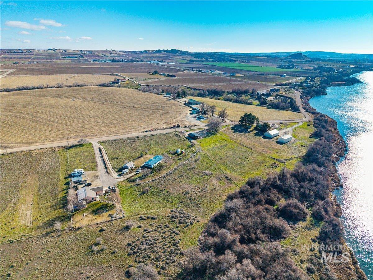 14291 Plum Rd, Caldwell, Idaho 83607, 3 Bedrooms, 2 Bathrooms, Residential For Sale, Price $450,000,MLS 98972691