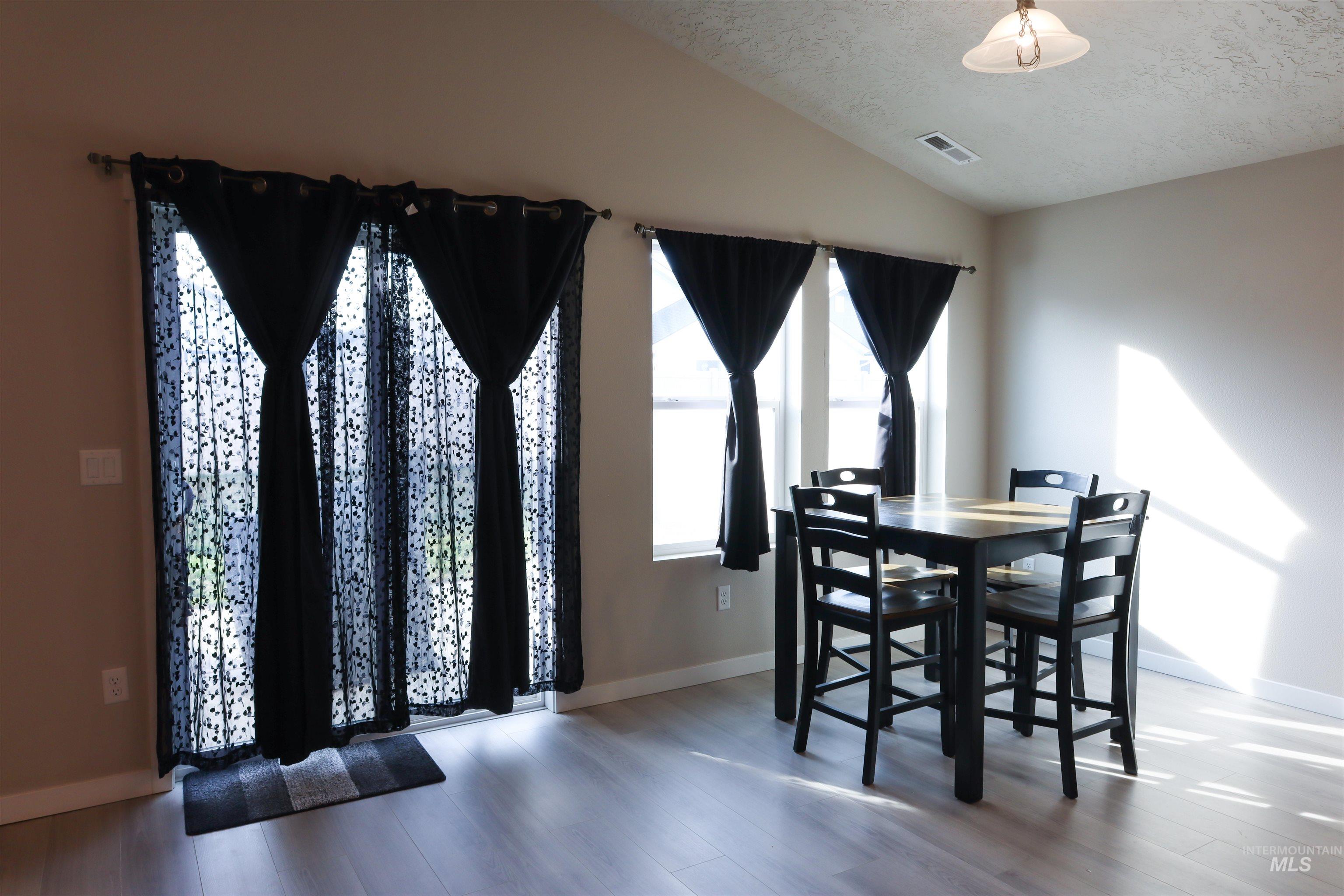 11545 W Trooper St, Nampa, Idaho 83651, 3 Bedrooms, 2 Bathrooms, Residential For Sale, Price $419,000,MLS 98972692