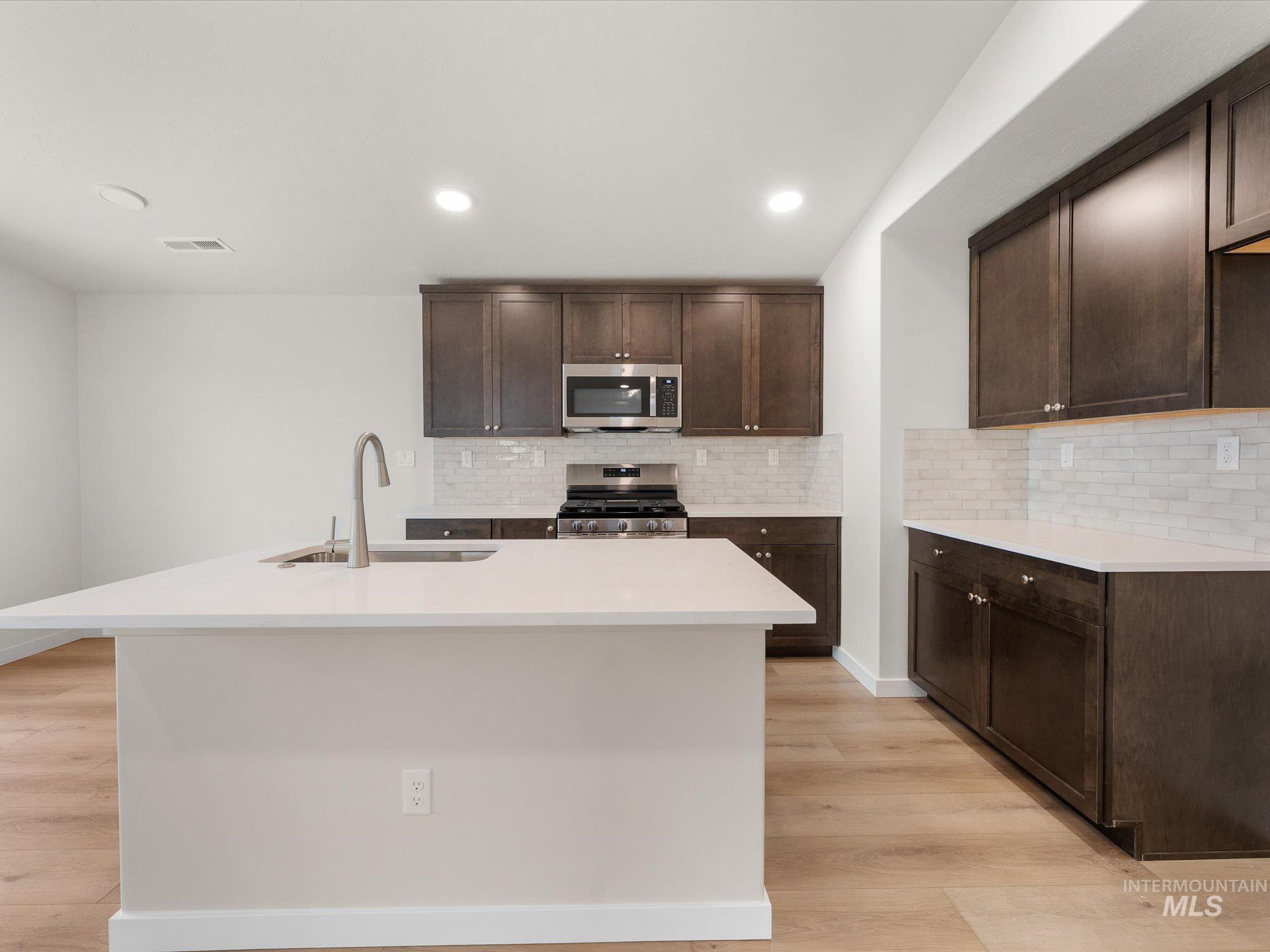 7228 W Rygate Dr., Boise, Idaho 83714, 3 Bedrooms, 2.5 Bathrooms, Residential For Sale, Price $456,990,MLS 98972696