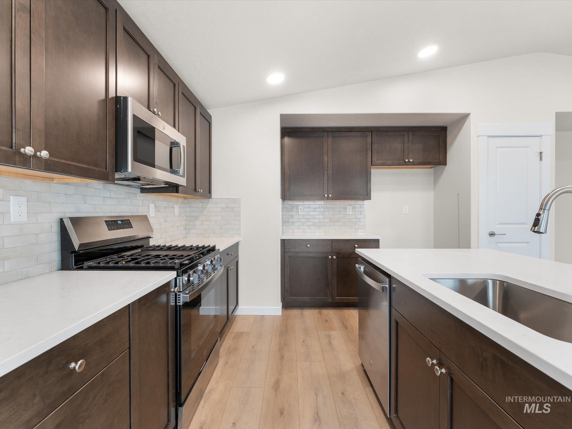 7228 W Rygate Dr., Boise, Idaho 83714, 3 Bedrooms, 2.5 Bathrooms, Residential For Sale, Price $456,990,MLS 98972696