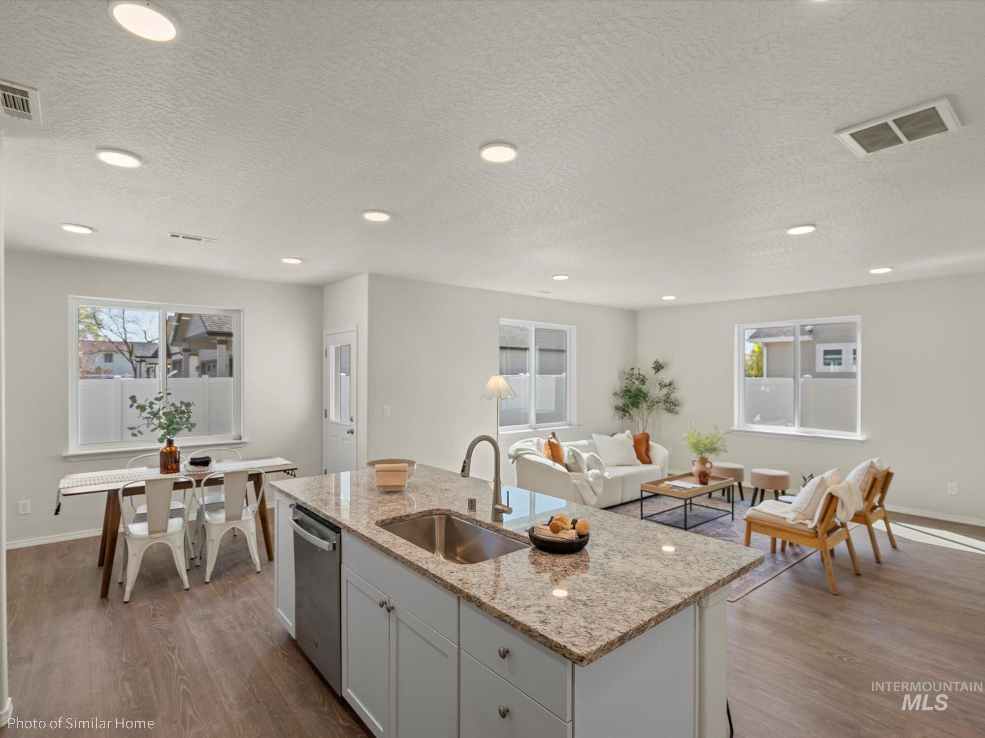 7221 W Rygate Dr., Boise, Idaho 83714, 3 Bedrooms, 2.5 Bathrooms, Residential For Sale, Price $477,990,MLS 98972699